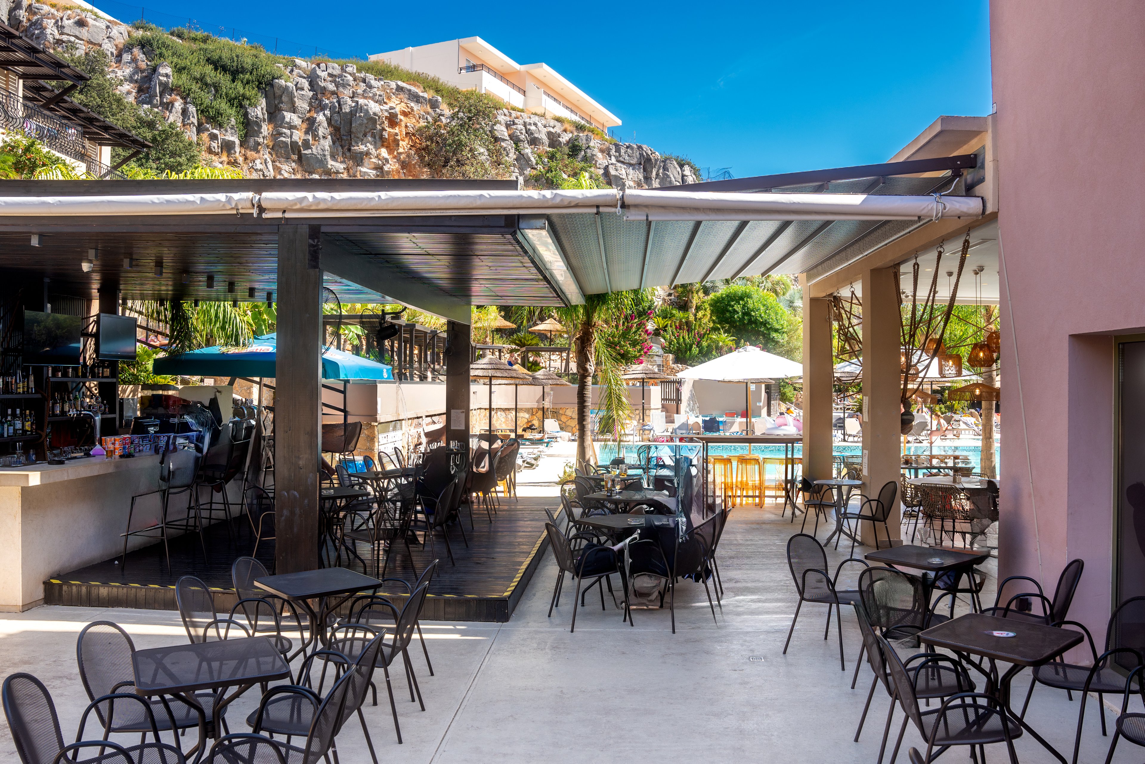 Finas Hotel & Apartments