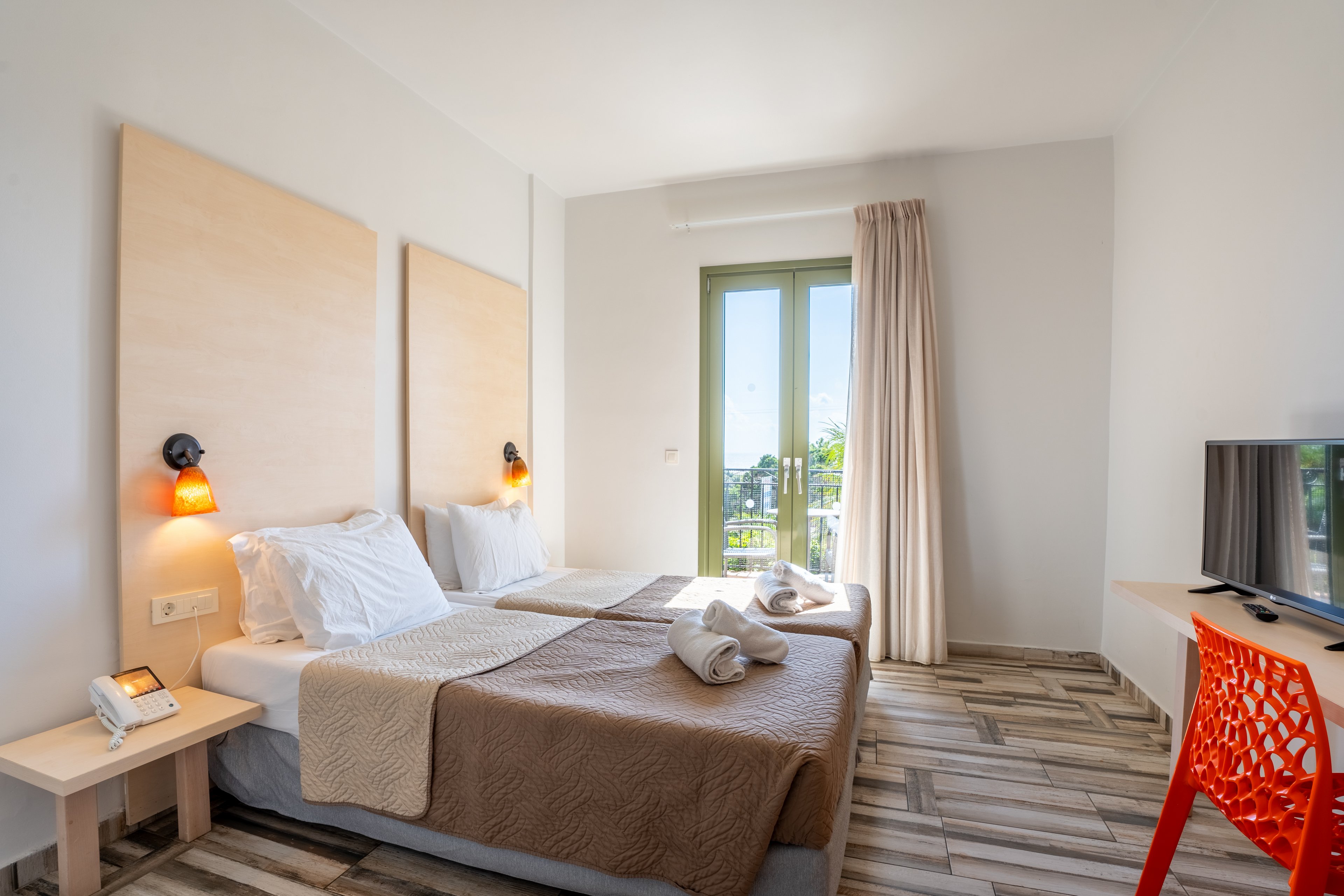 Finas Hotel & Apartments