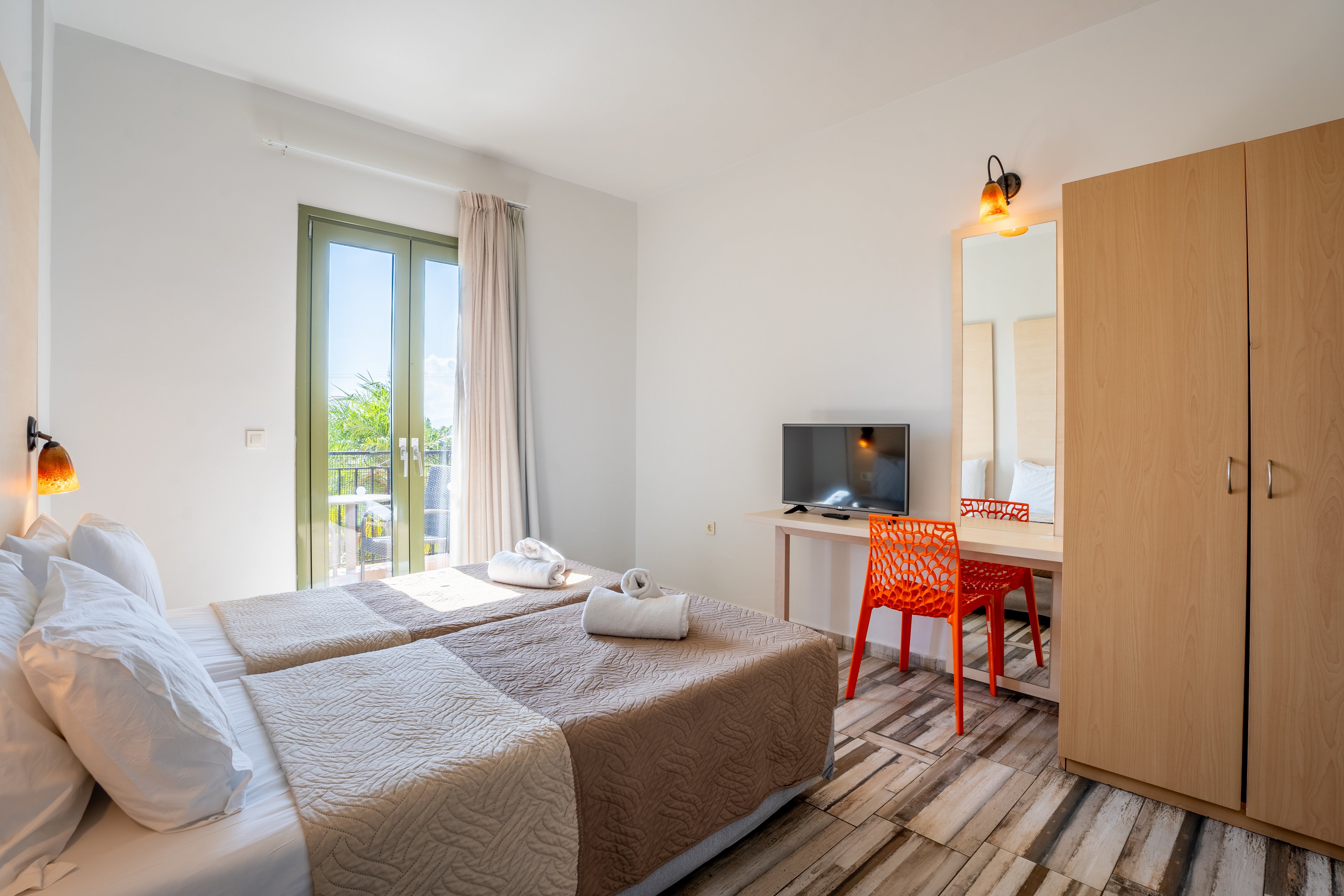 Finas Hotel & Apartments