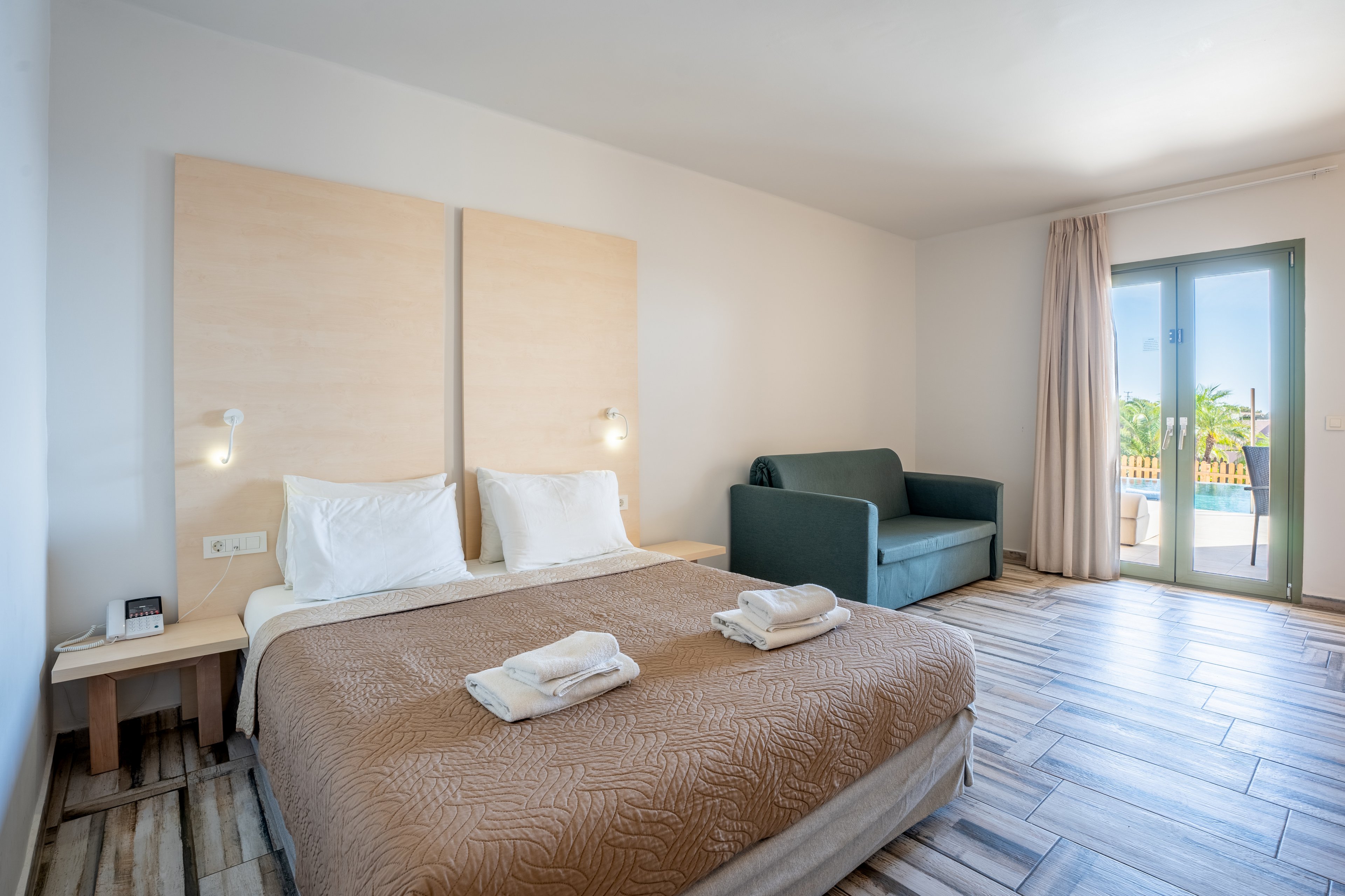 Finas Hotel & Apartments