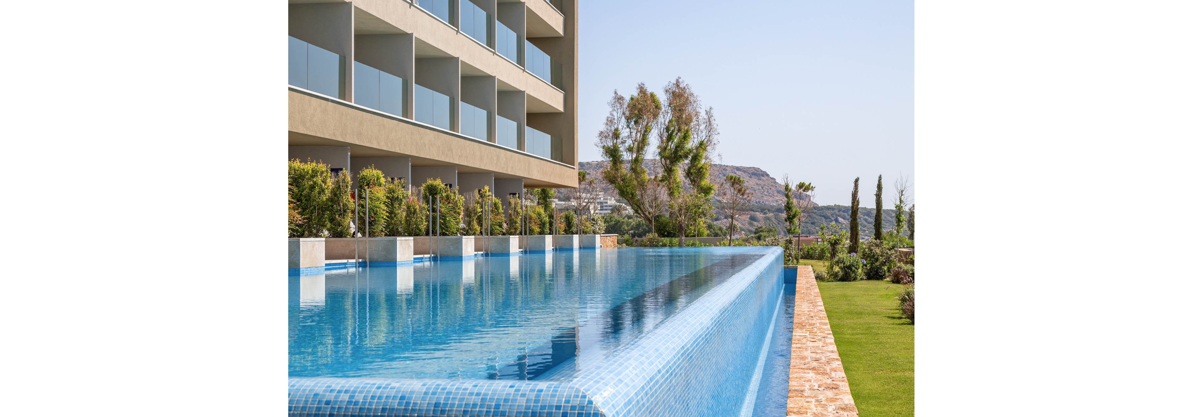 Amada Colossos Resort