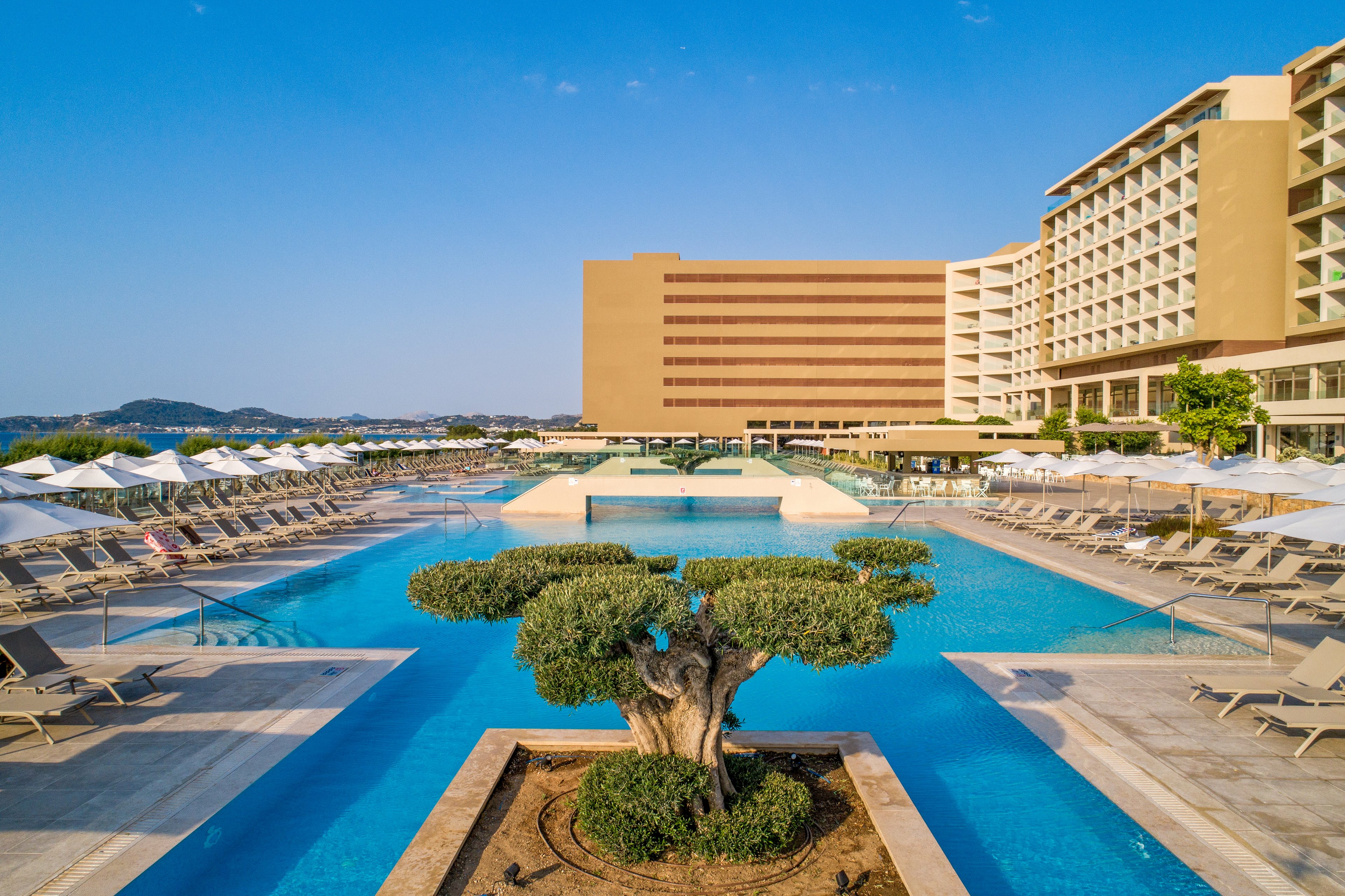 Amada Colossos Resort