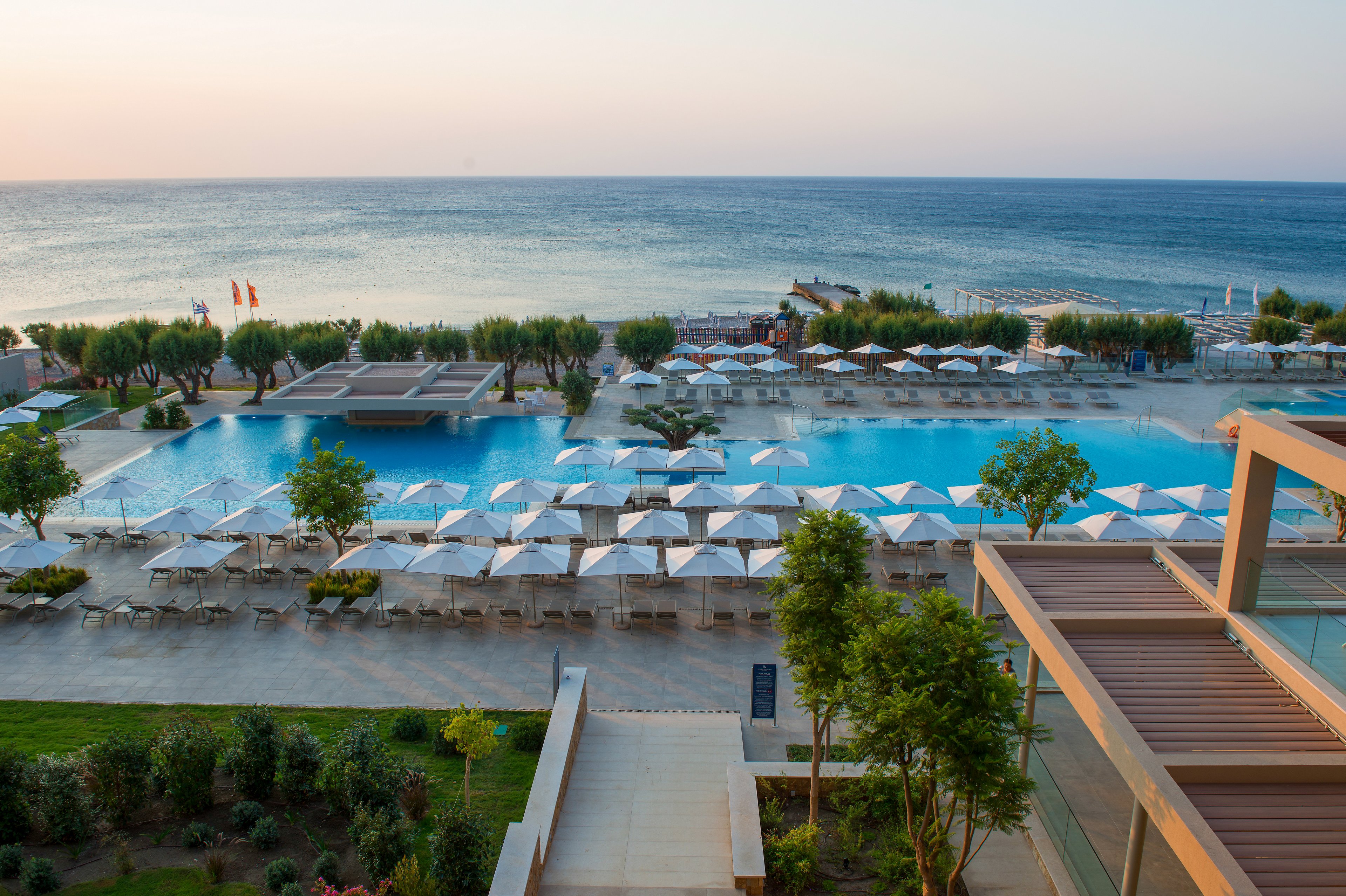 Amada Colossos Resort