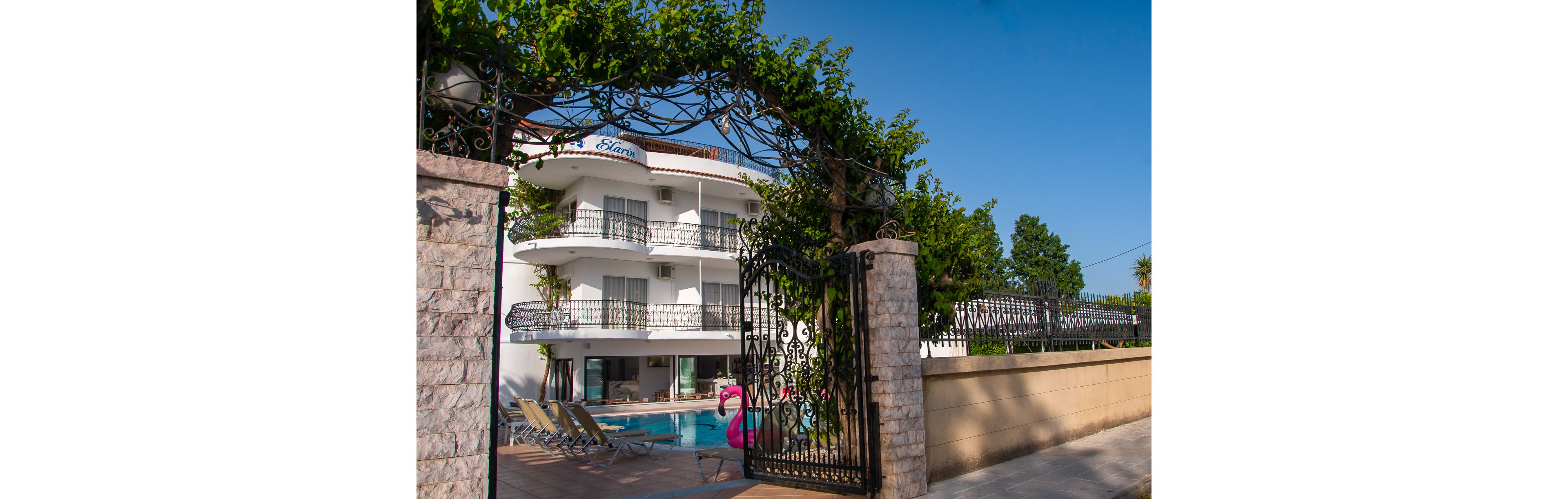 Elarin Studios and Apartments