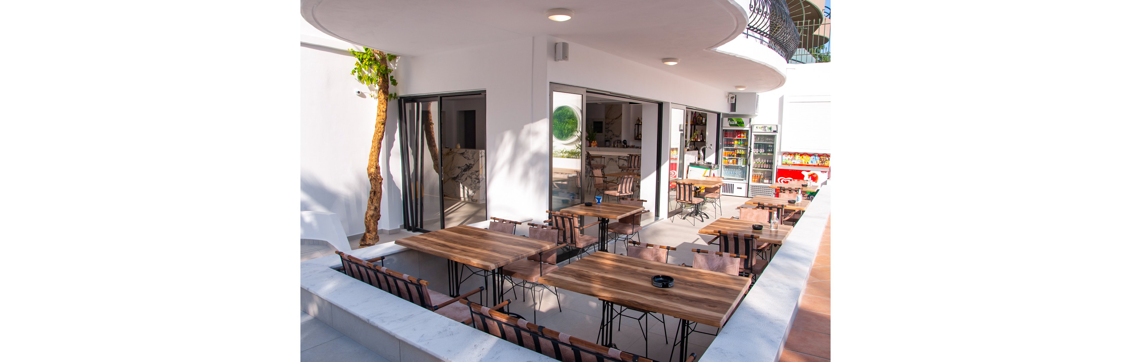 Elarin Studios and Apartments