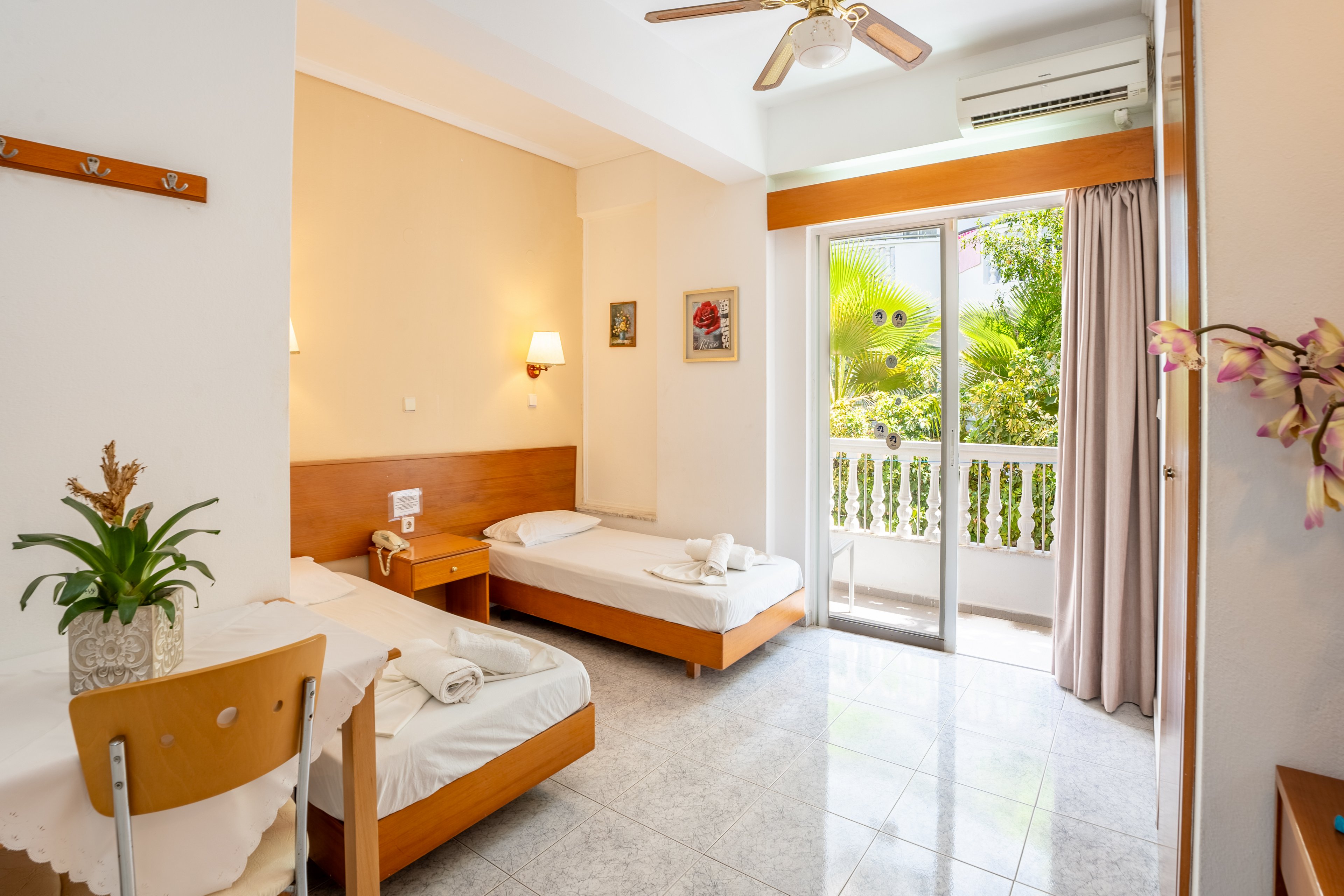 Elarin Studios and Apartments