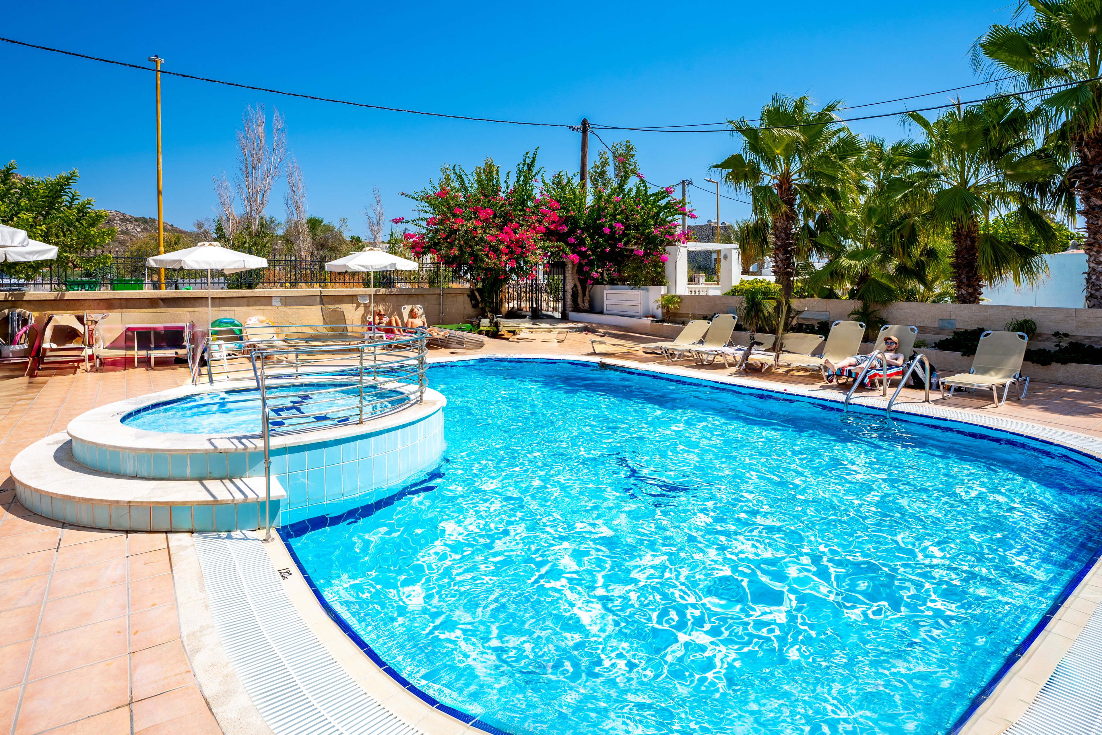 Elarin Studios and Apartments