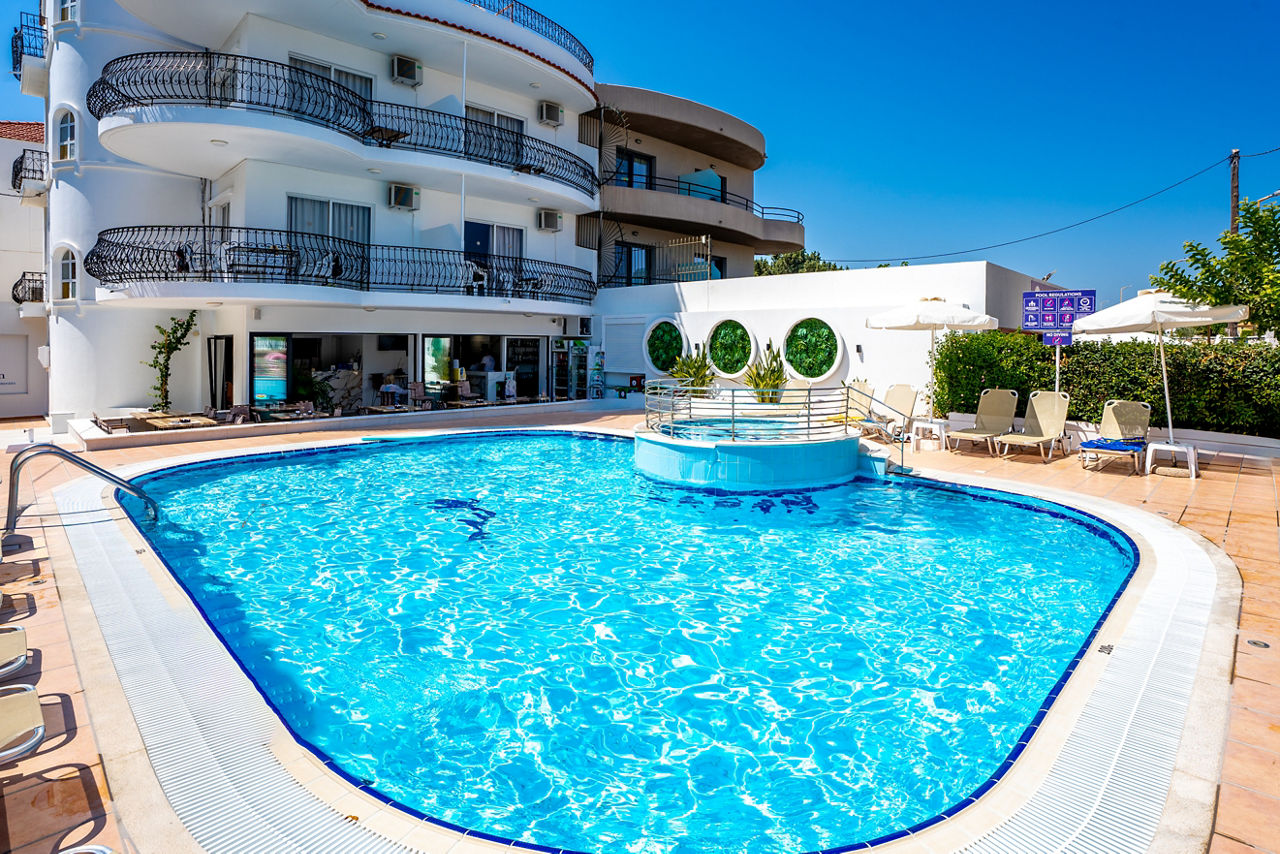 Elarin Studios and Apartments