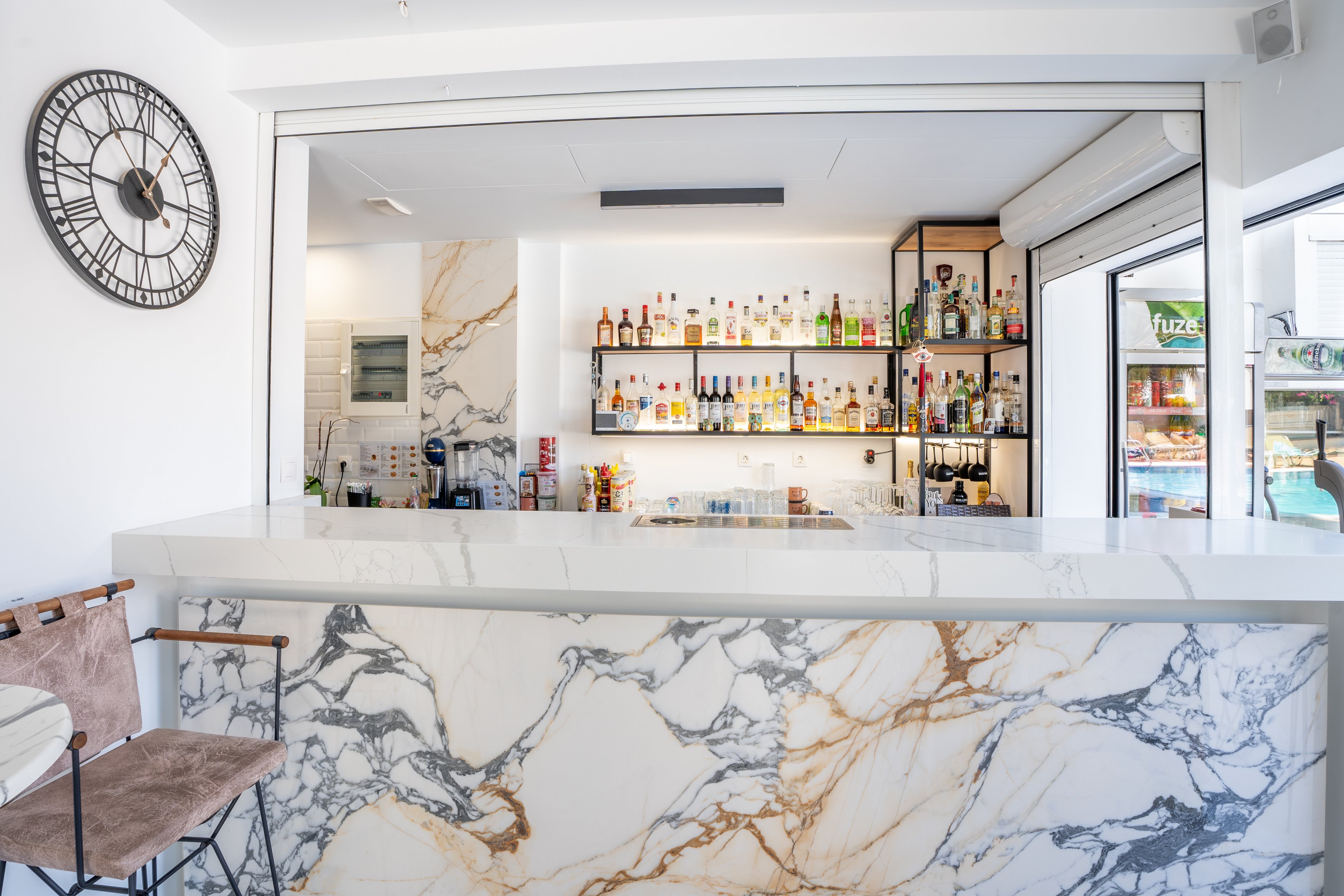 Elarin Studios and Apartments