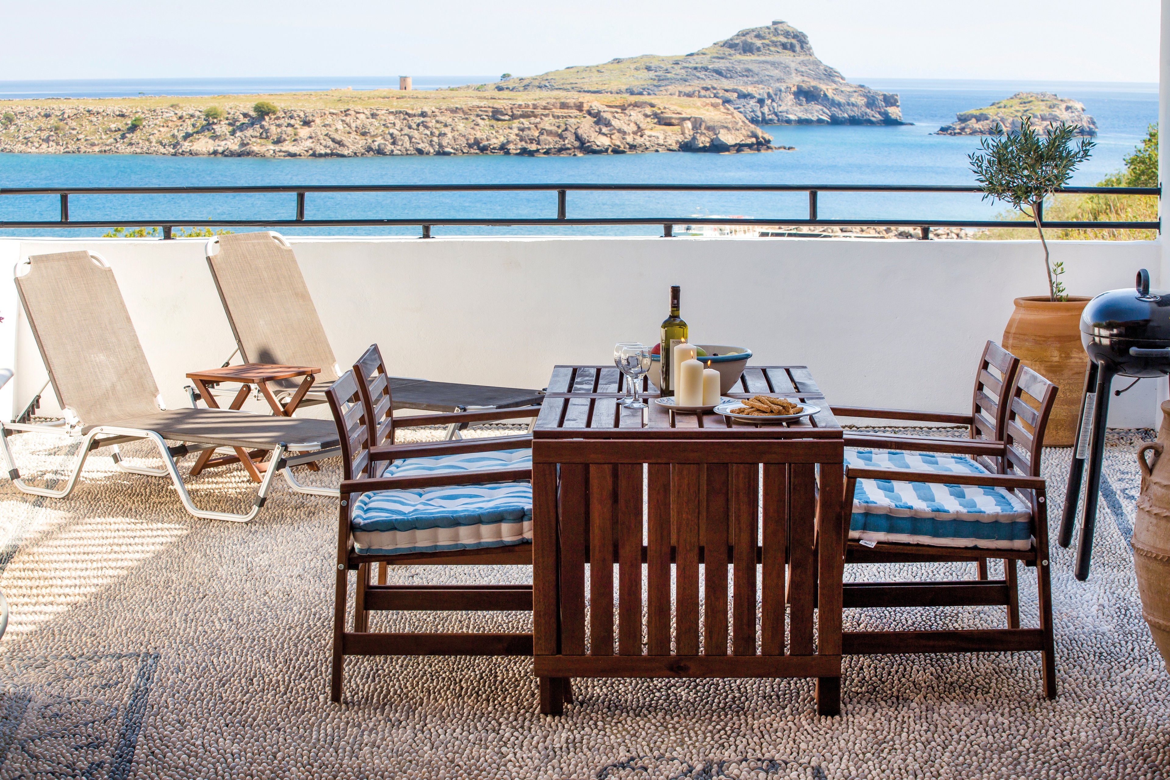 Thea Villas and Suites