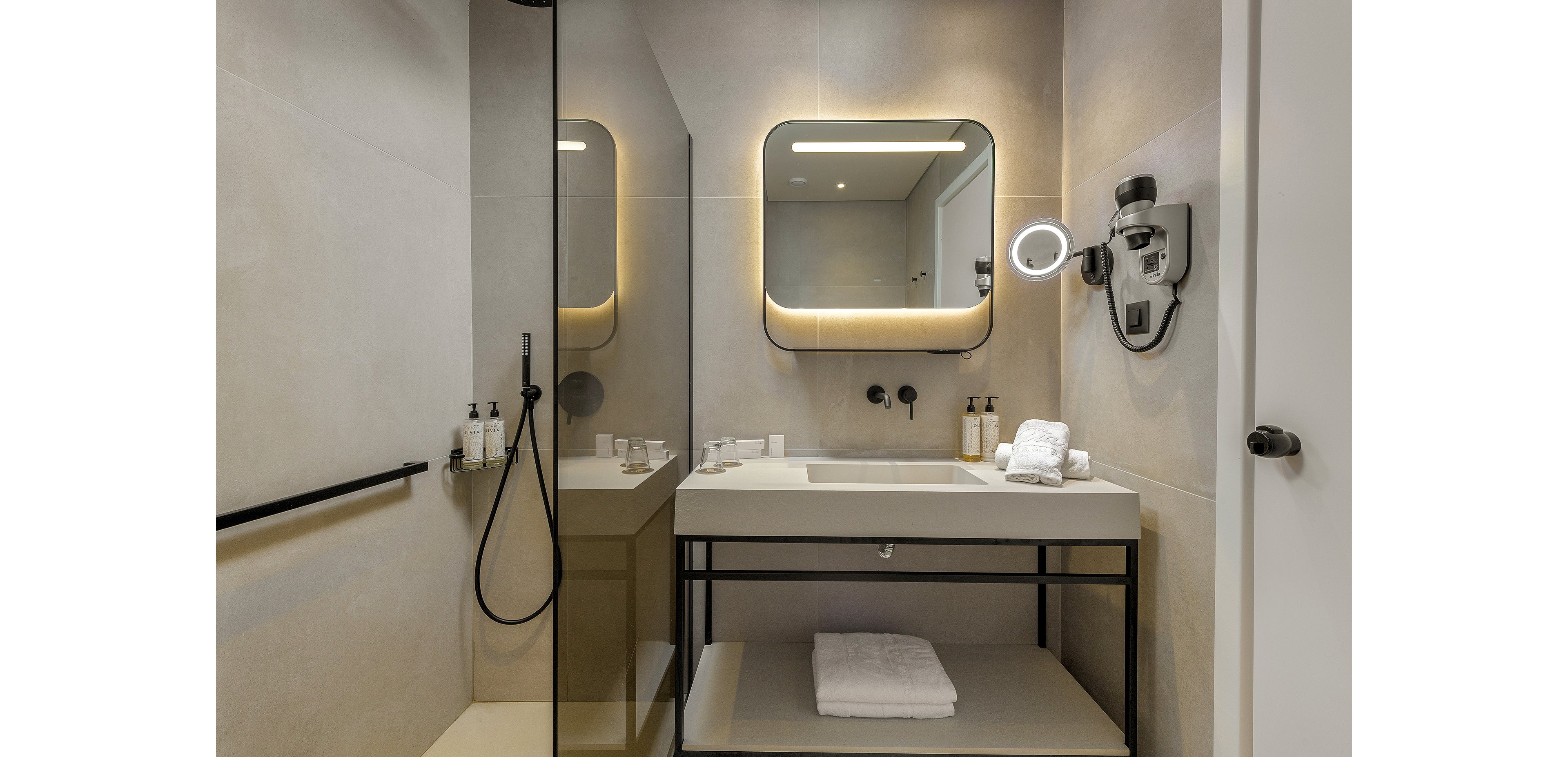 The Ixian Grand & All Suites