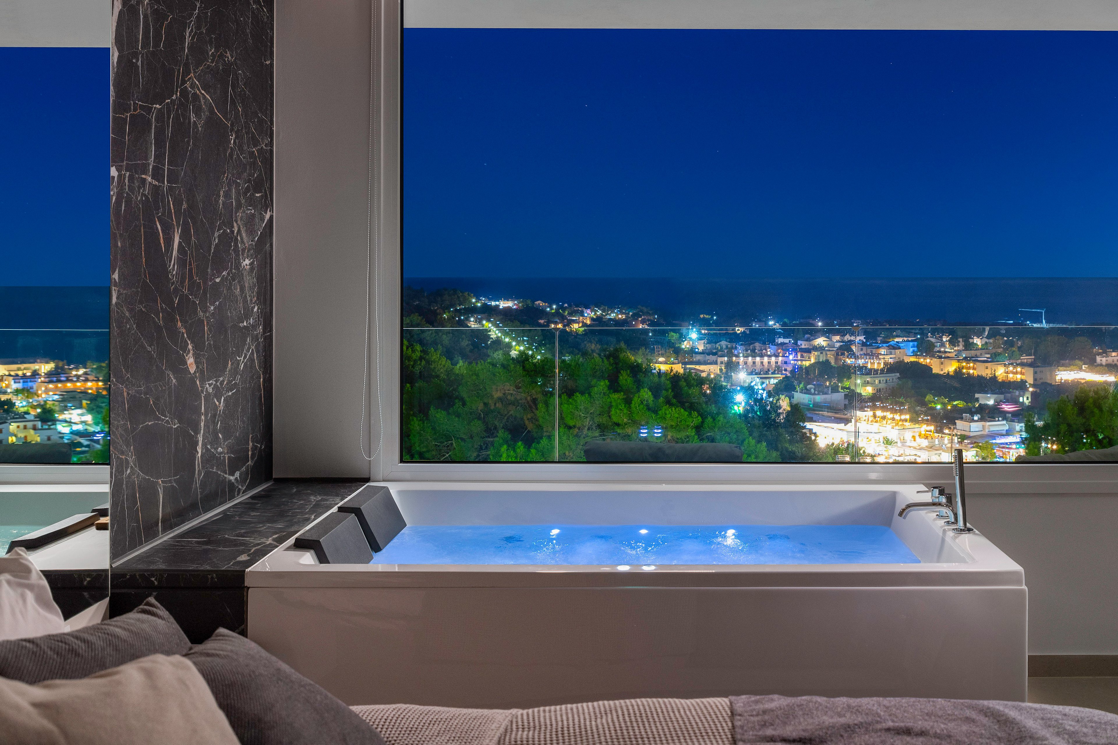 Pefkos View Suites & Maisonette
