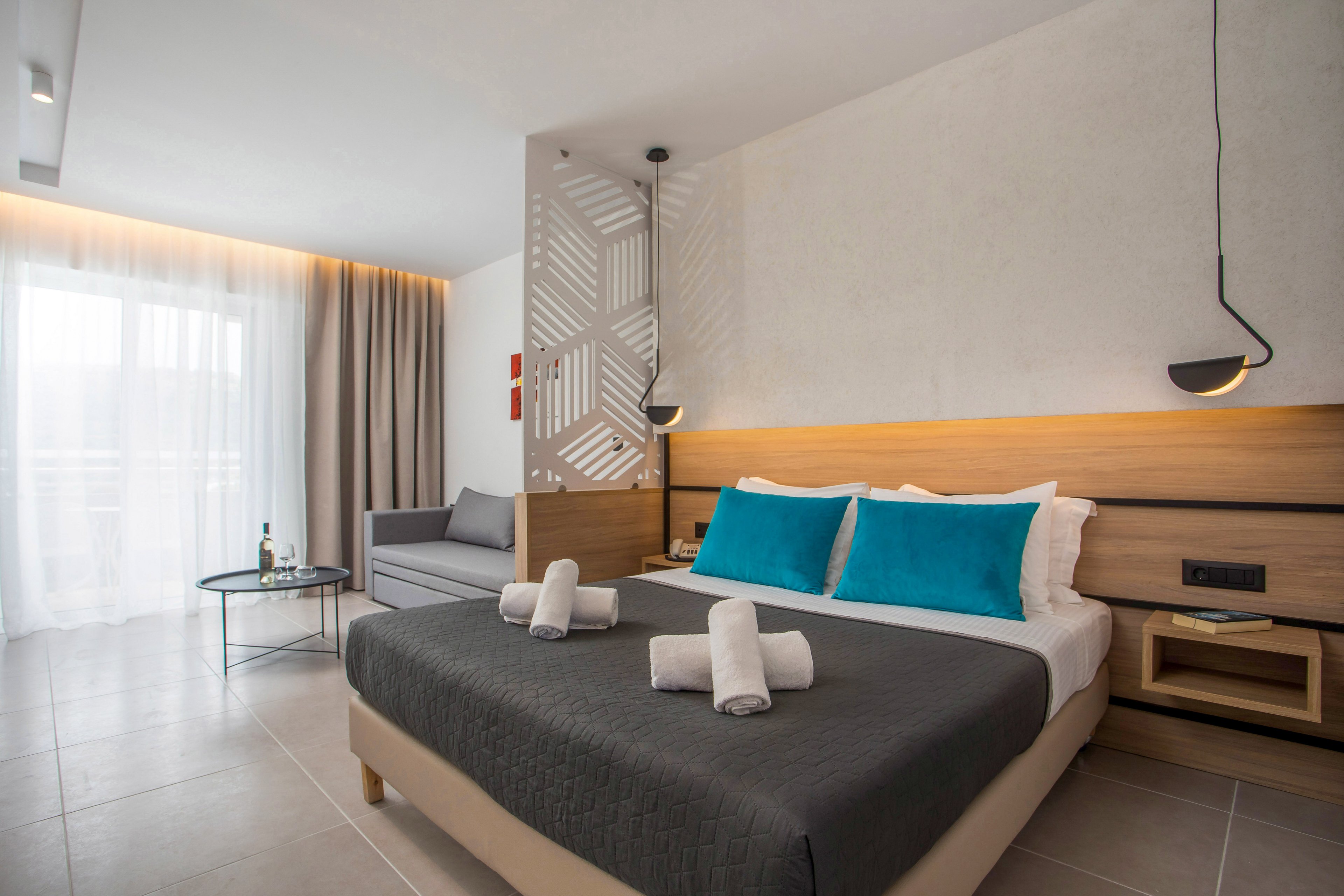 Zoes Hotel and Suites