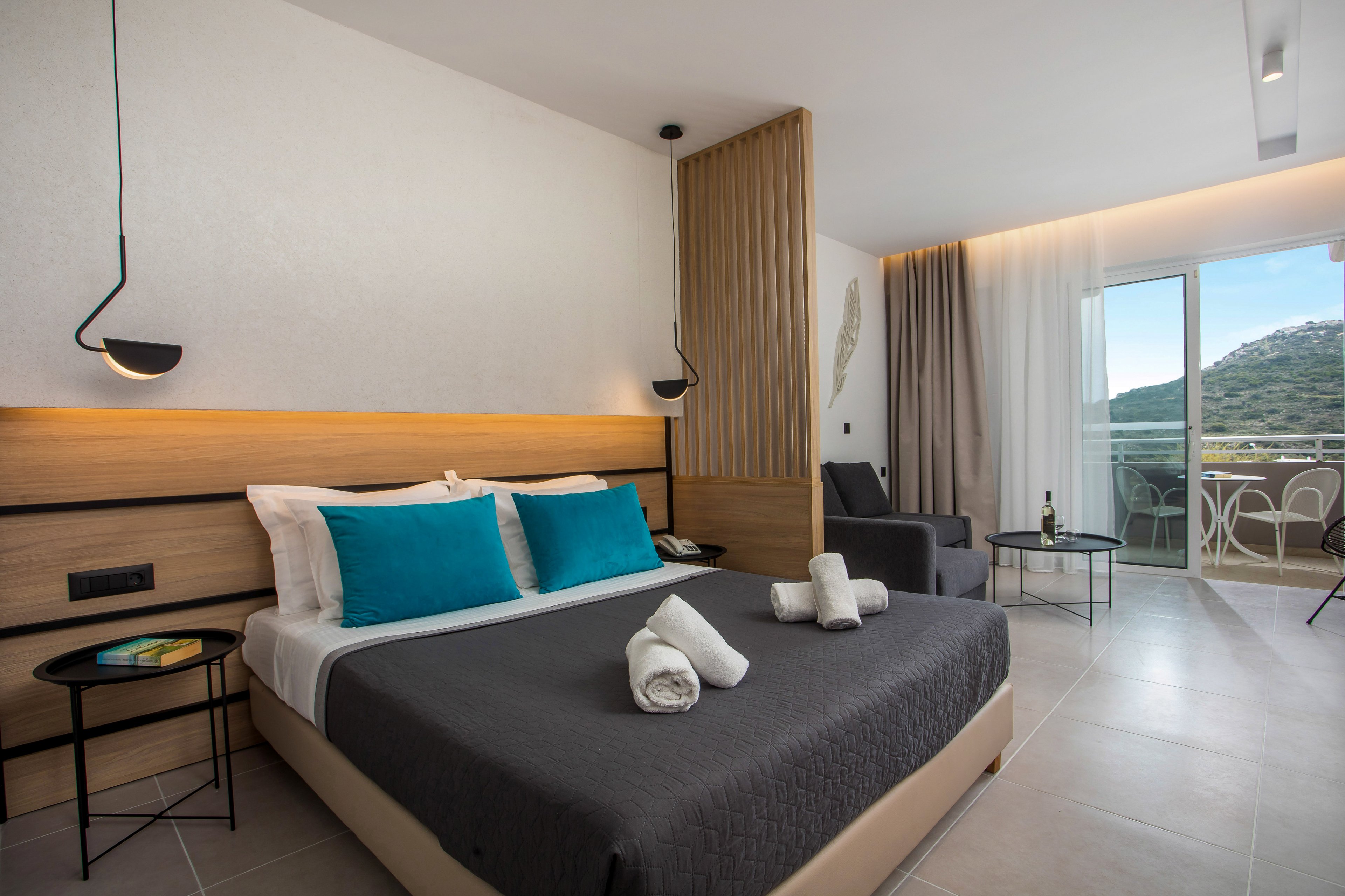 Zoes Hotel and Suites