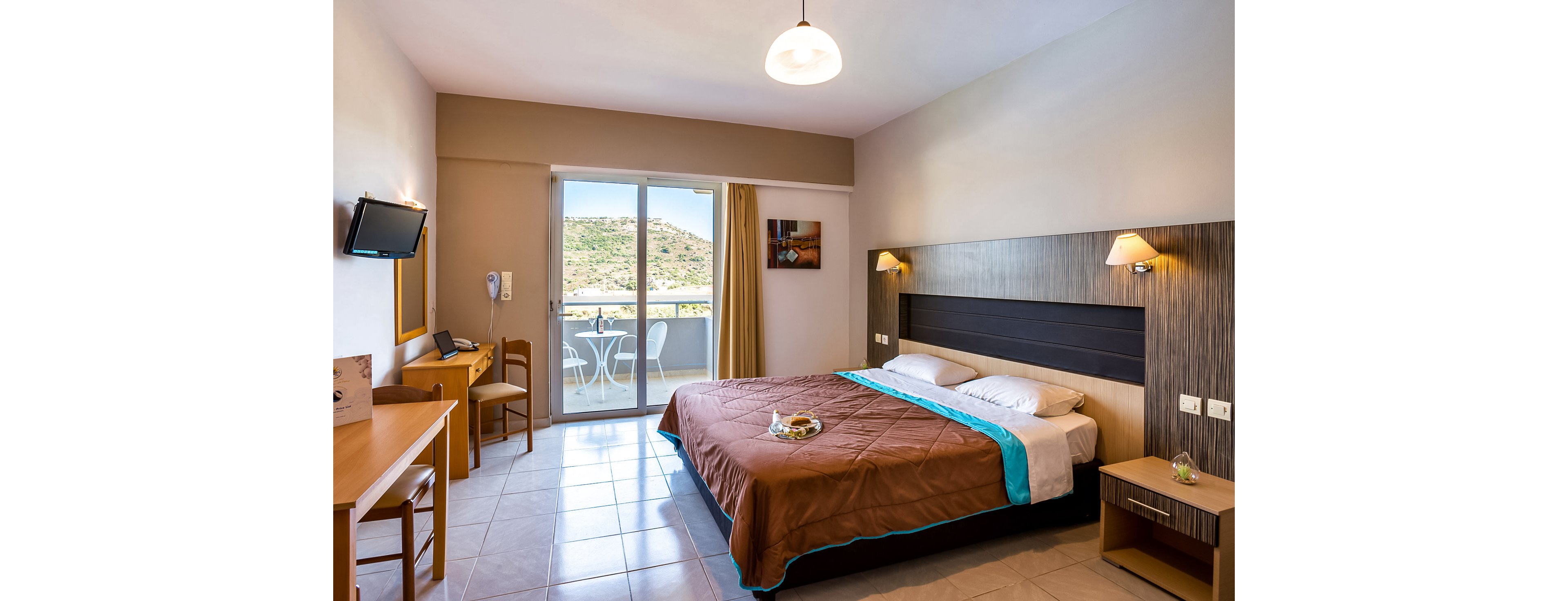 Zoes Hotel and Suites