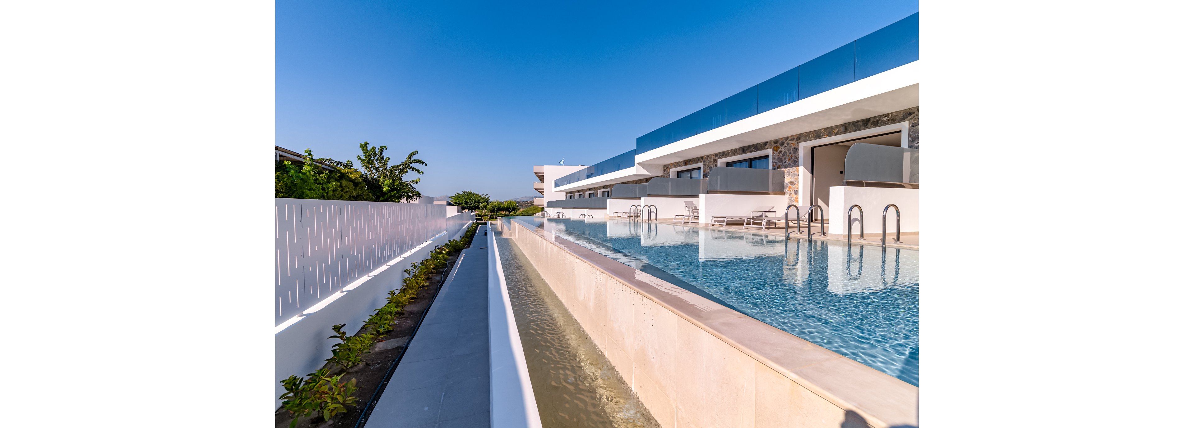 Zoes Hotel and Suites