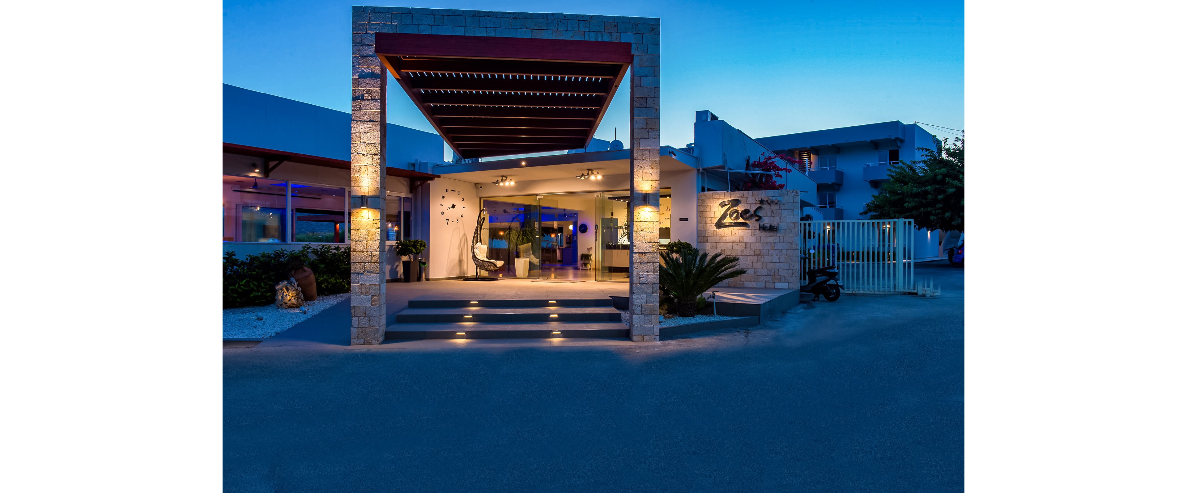 Zoes Hotel and Suites