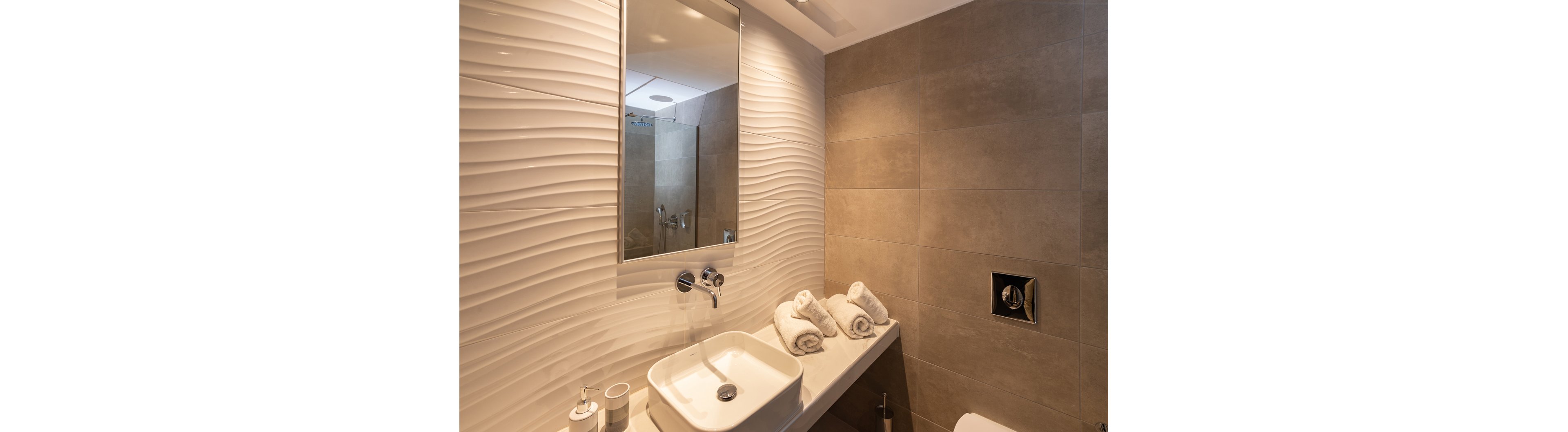 Zoes Hotel and Suites