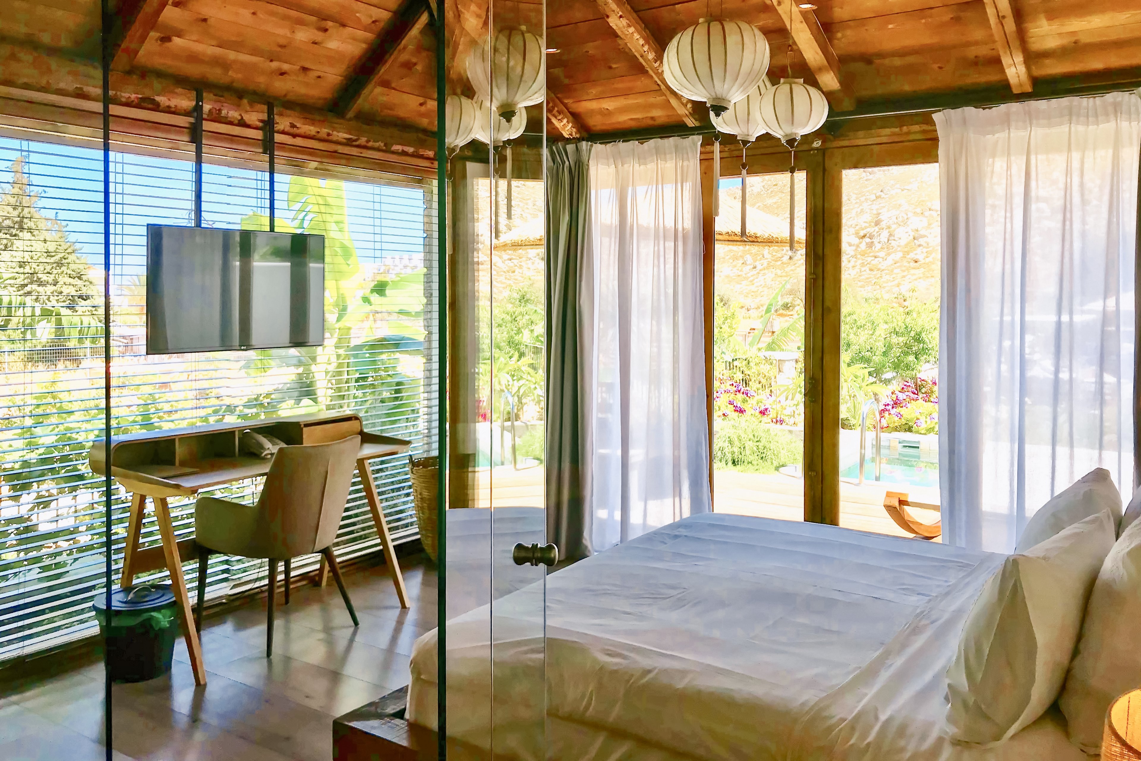 Caesars Gardens Hotel & Spa