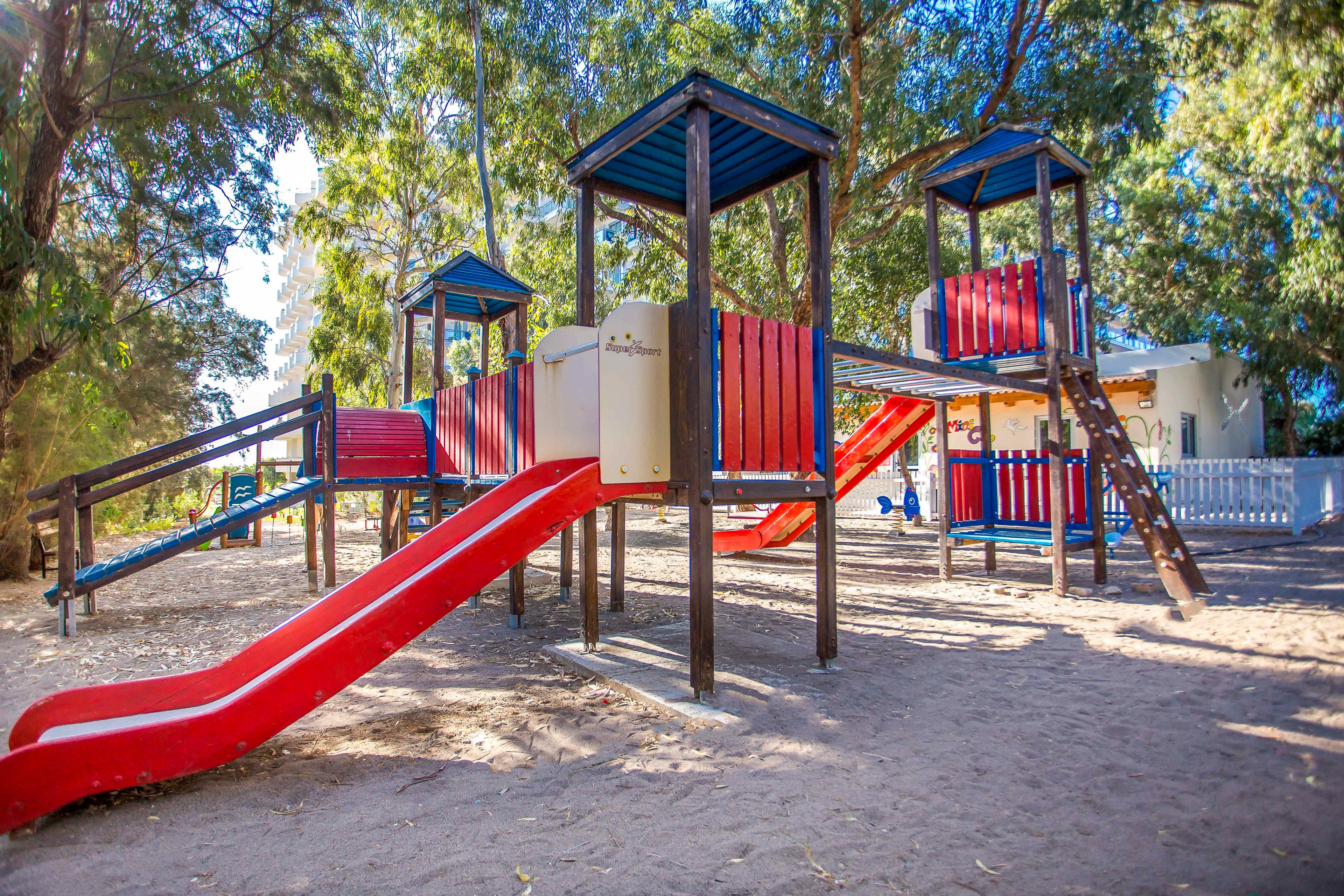 Pegasos Deluxe Beach Hotel