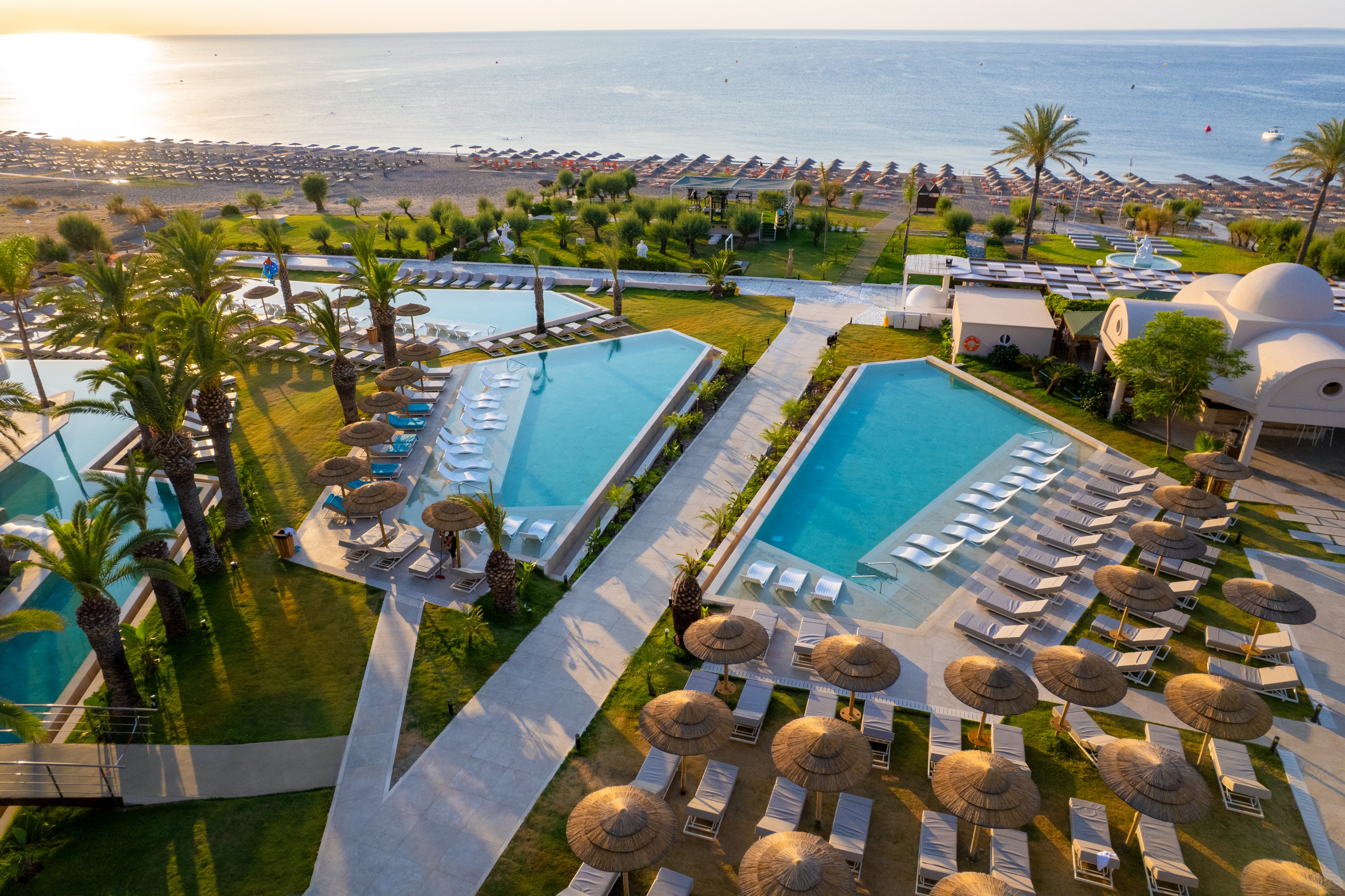 Pegasos Deluxe Beach Hotel