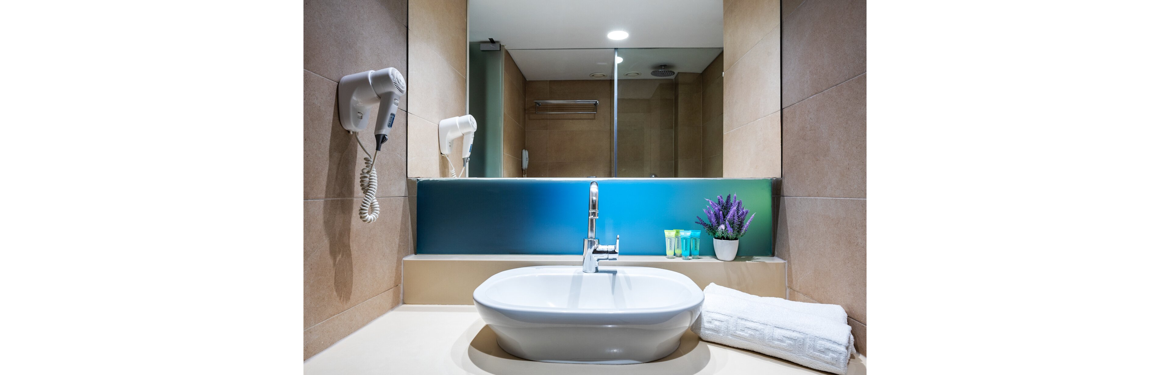 Angela Downtown Hotel