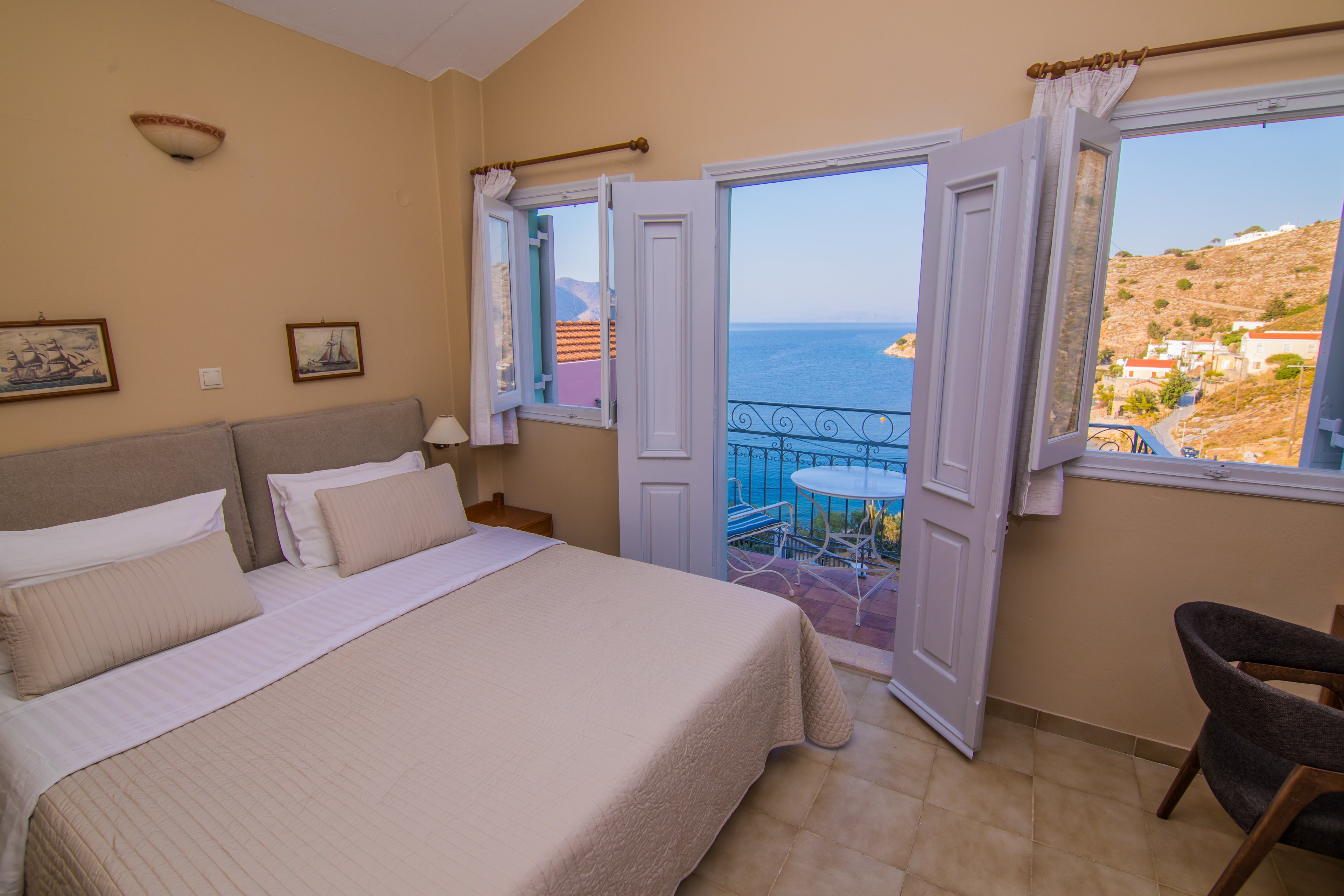 Niriides Hotel & Apartments