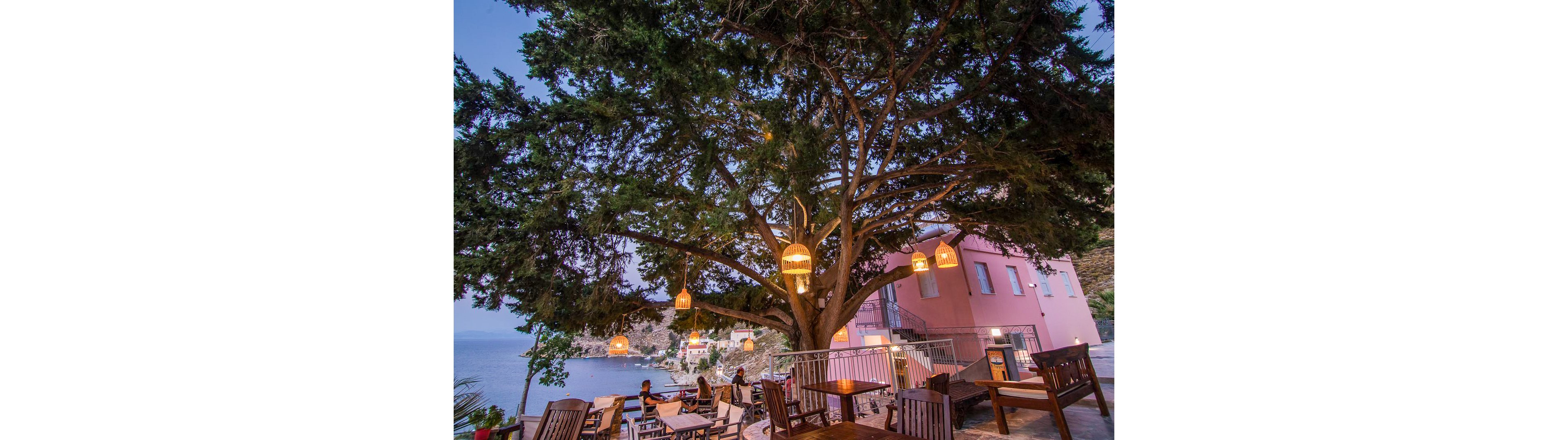 Niriides Hotel & Apartments