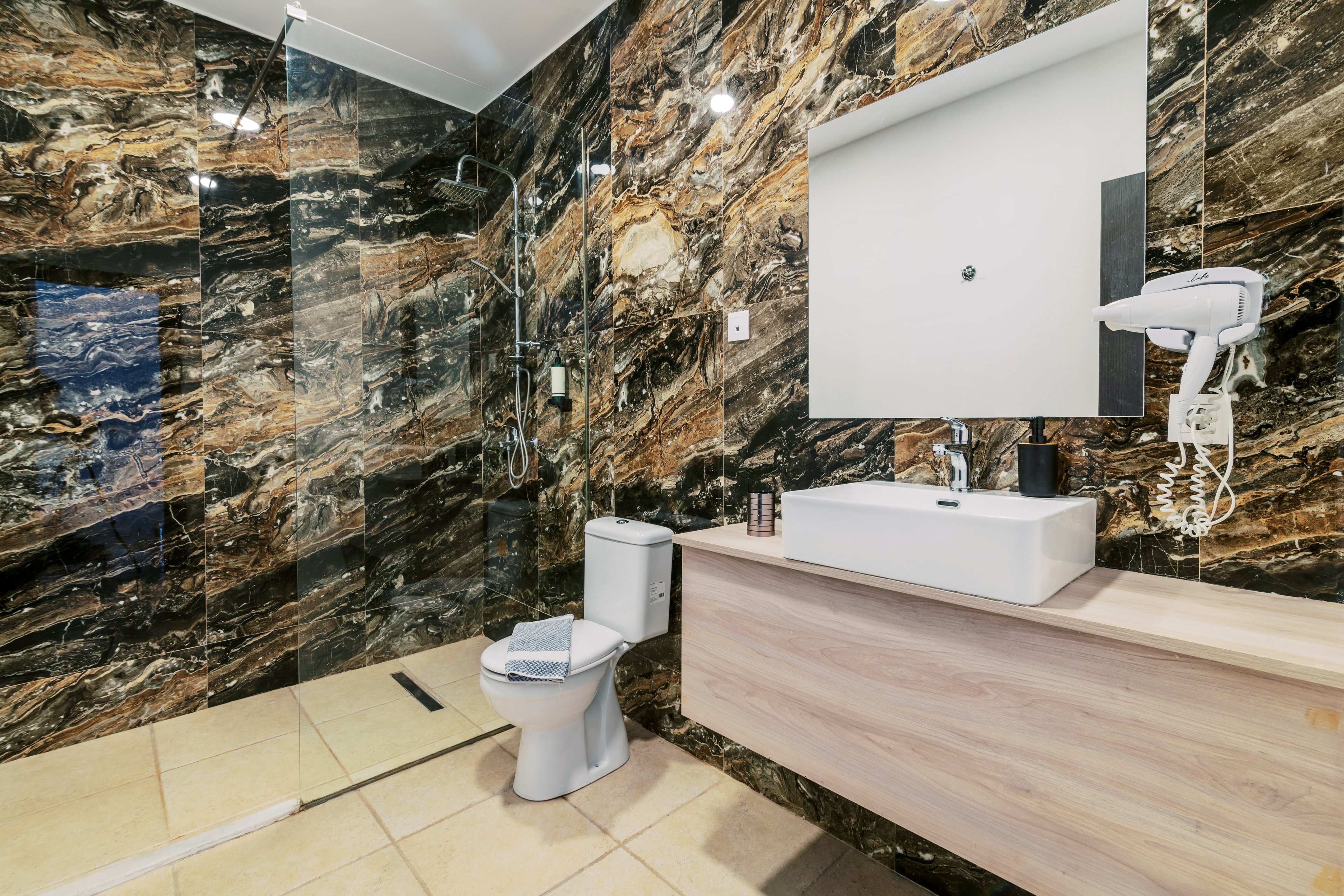 Bamboo Suites Boutique Hotel