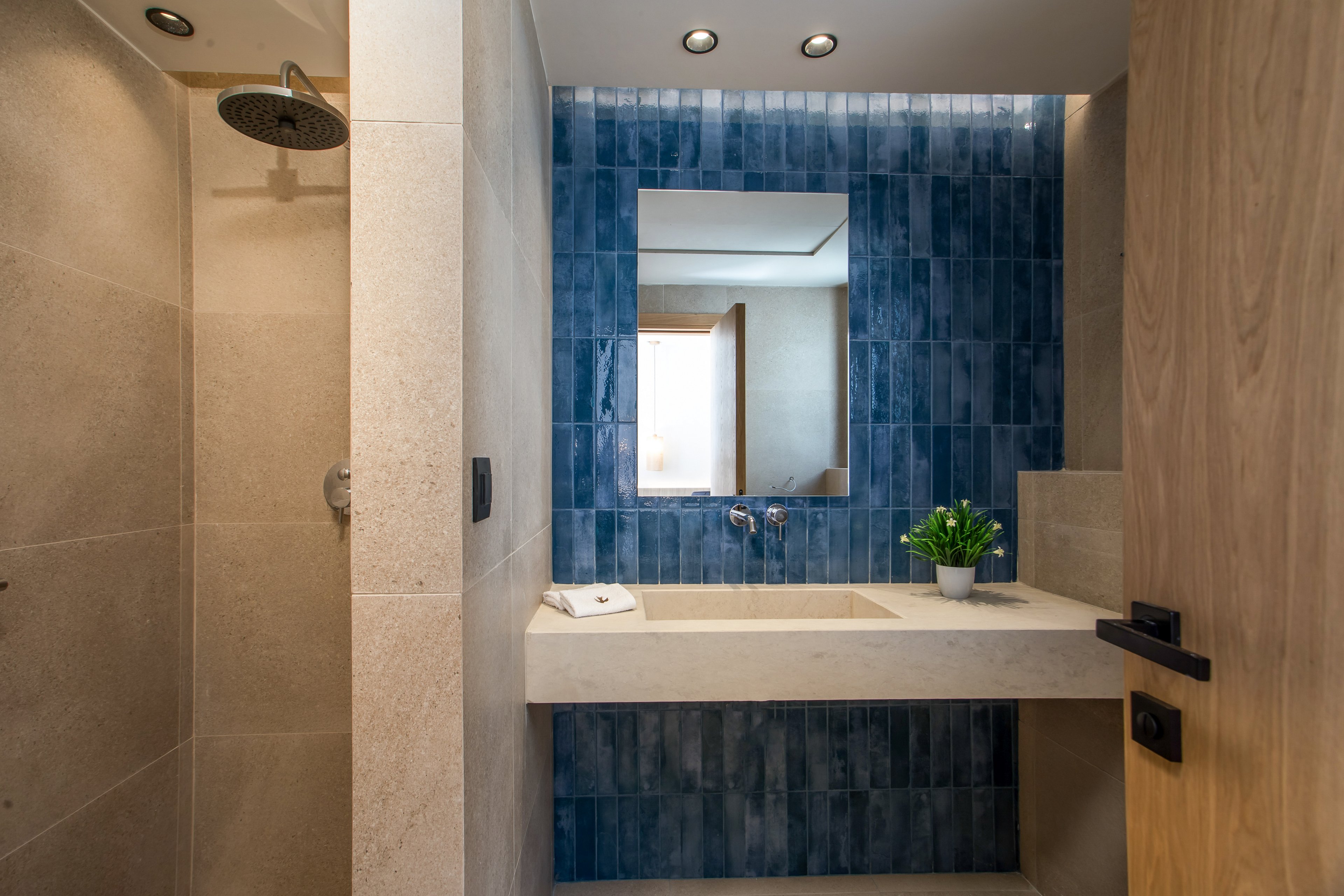 Este Elegant Suites & Villas