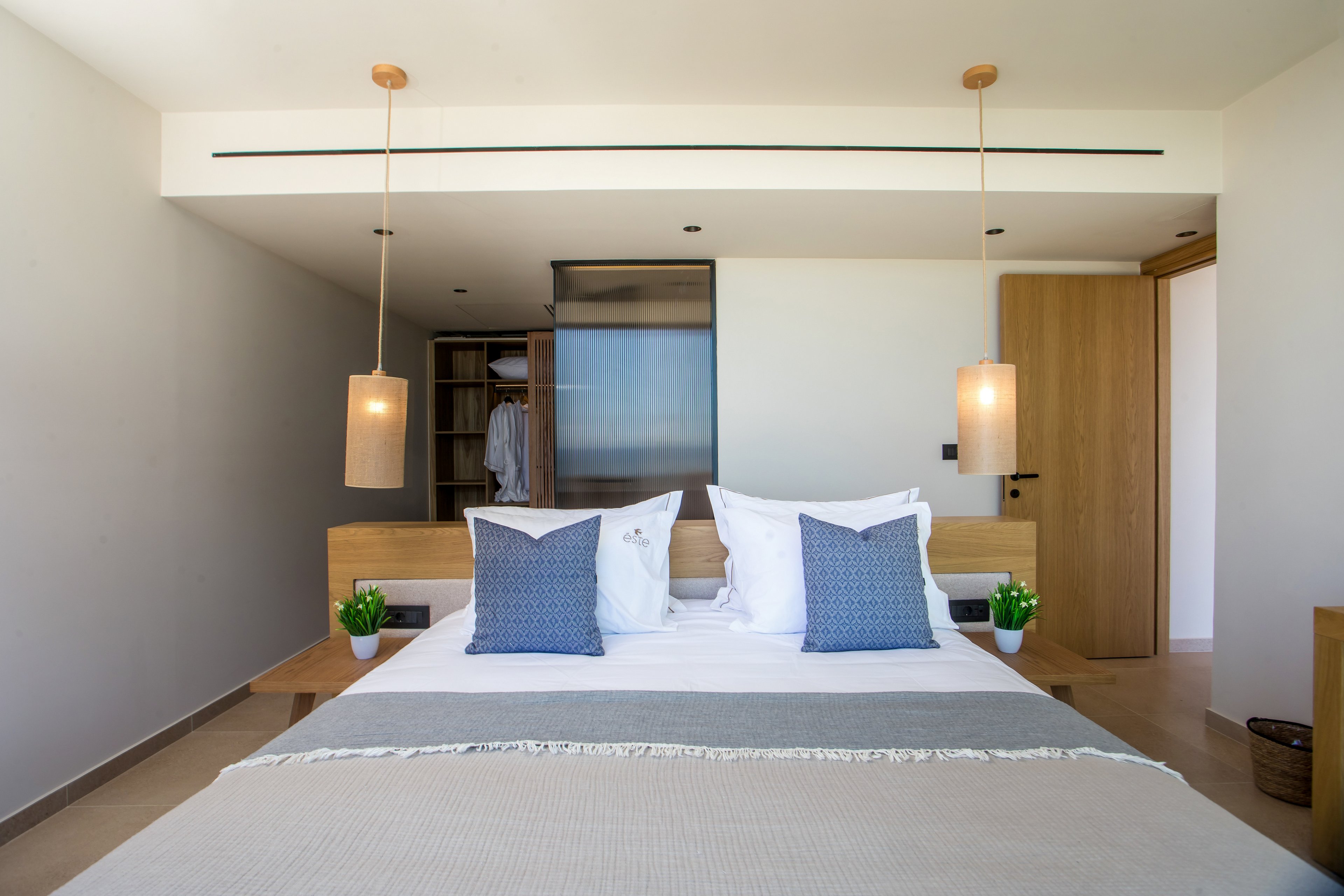 Este Elegant Suites & Villas