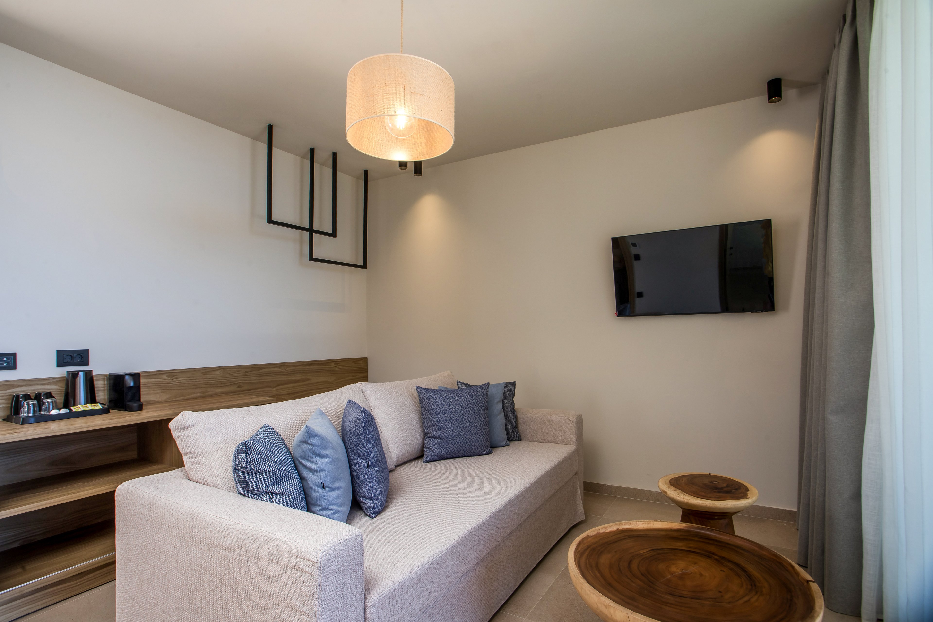 Este Elegant Suites & Villas