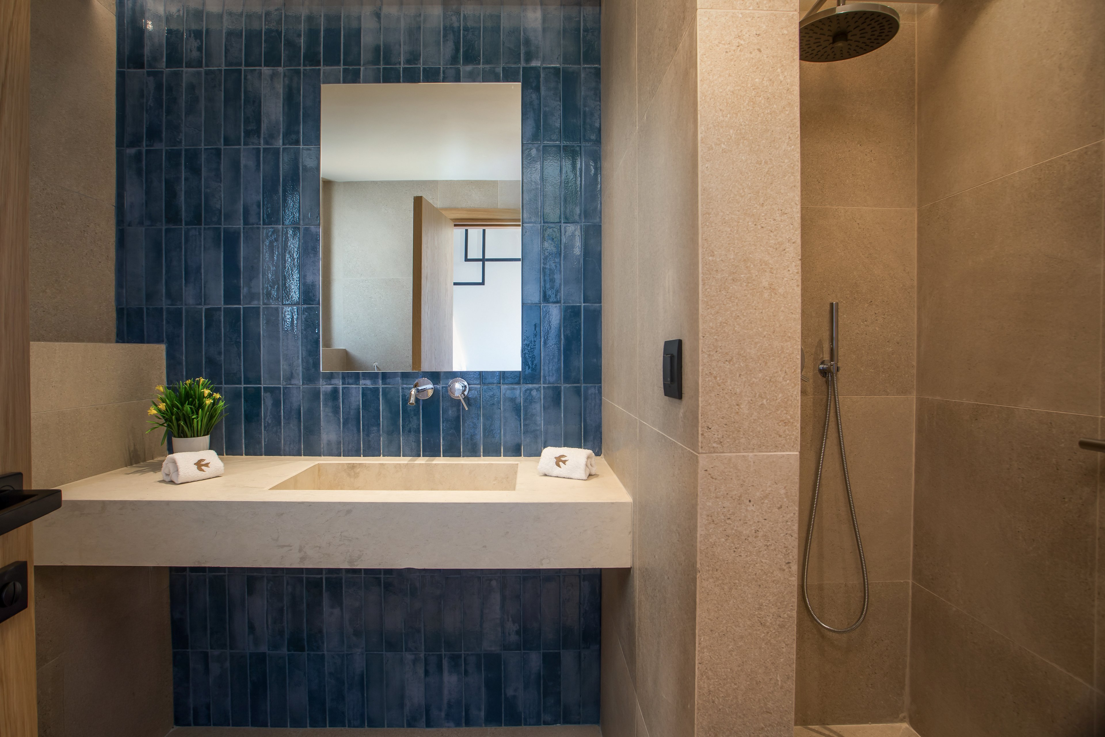 Este Elegant Suites & Villas