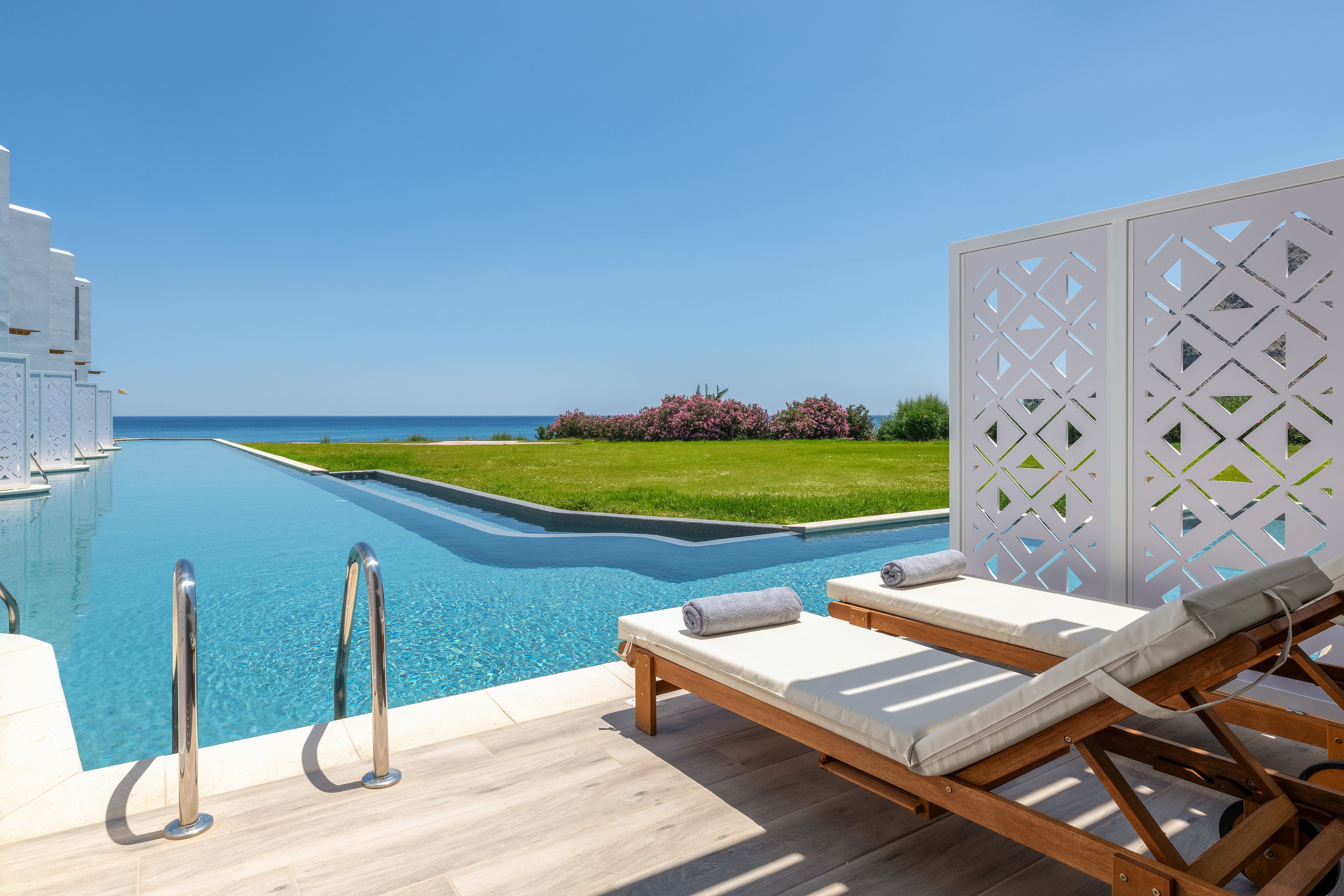 Paralos Rodos Lifestyle