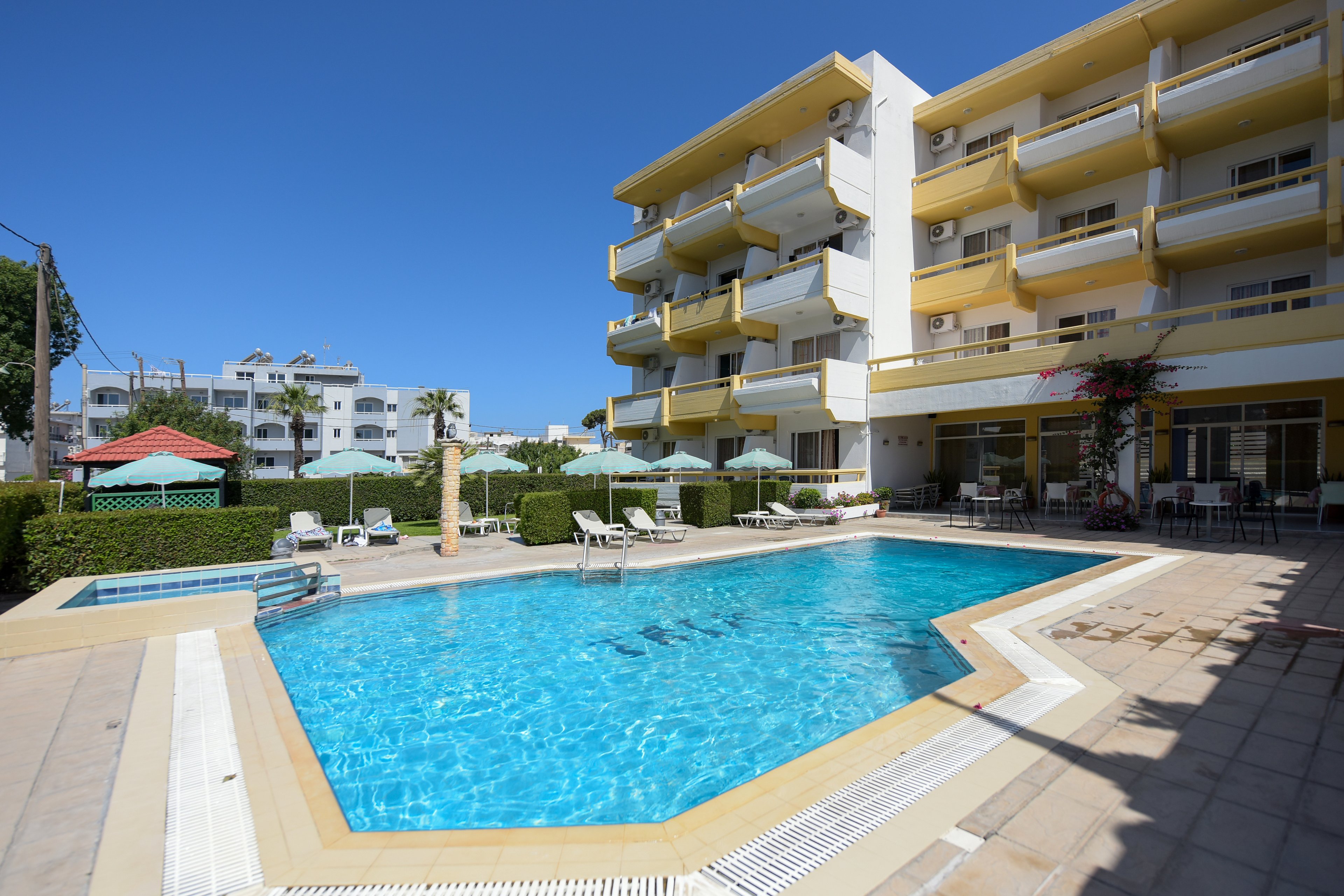 Trianta Hotel Apartments