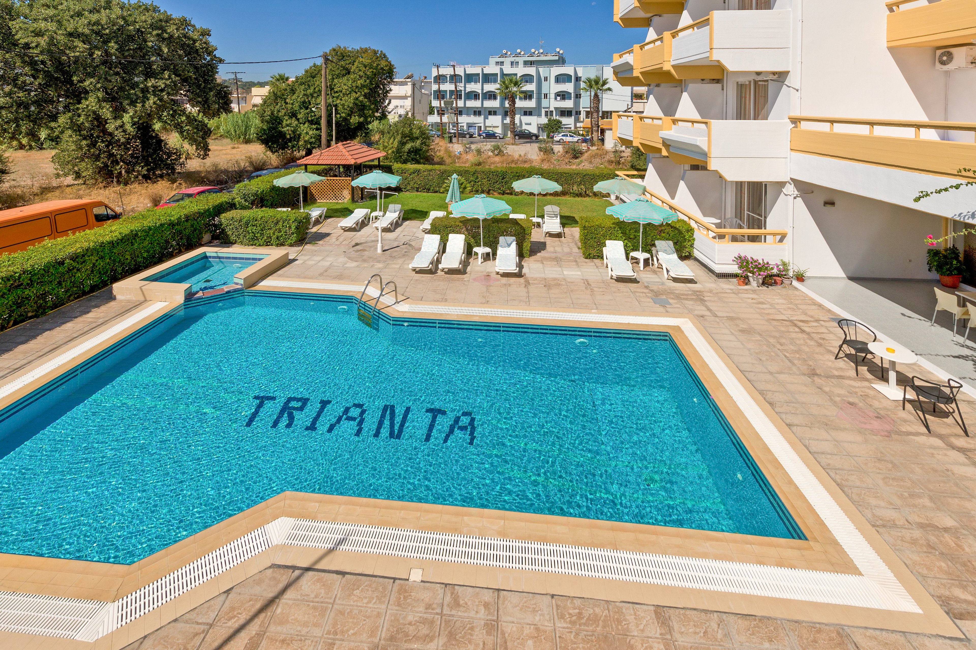 Trianta Hotel Apartments