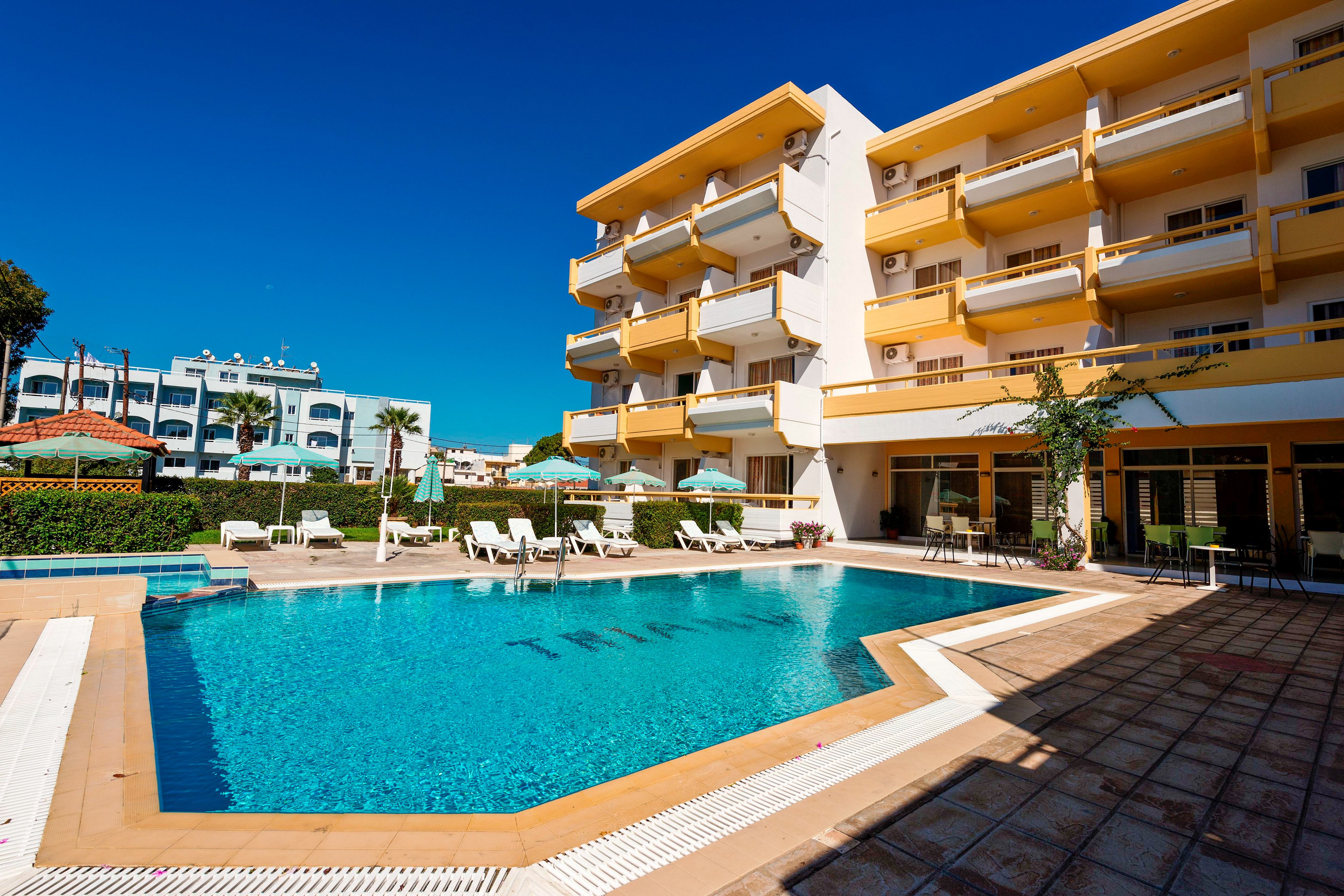 Trianta Hotel Apartments