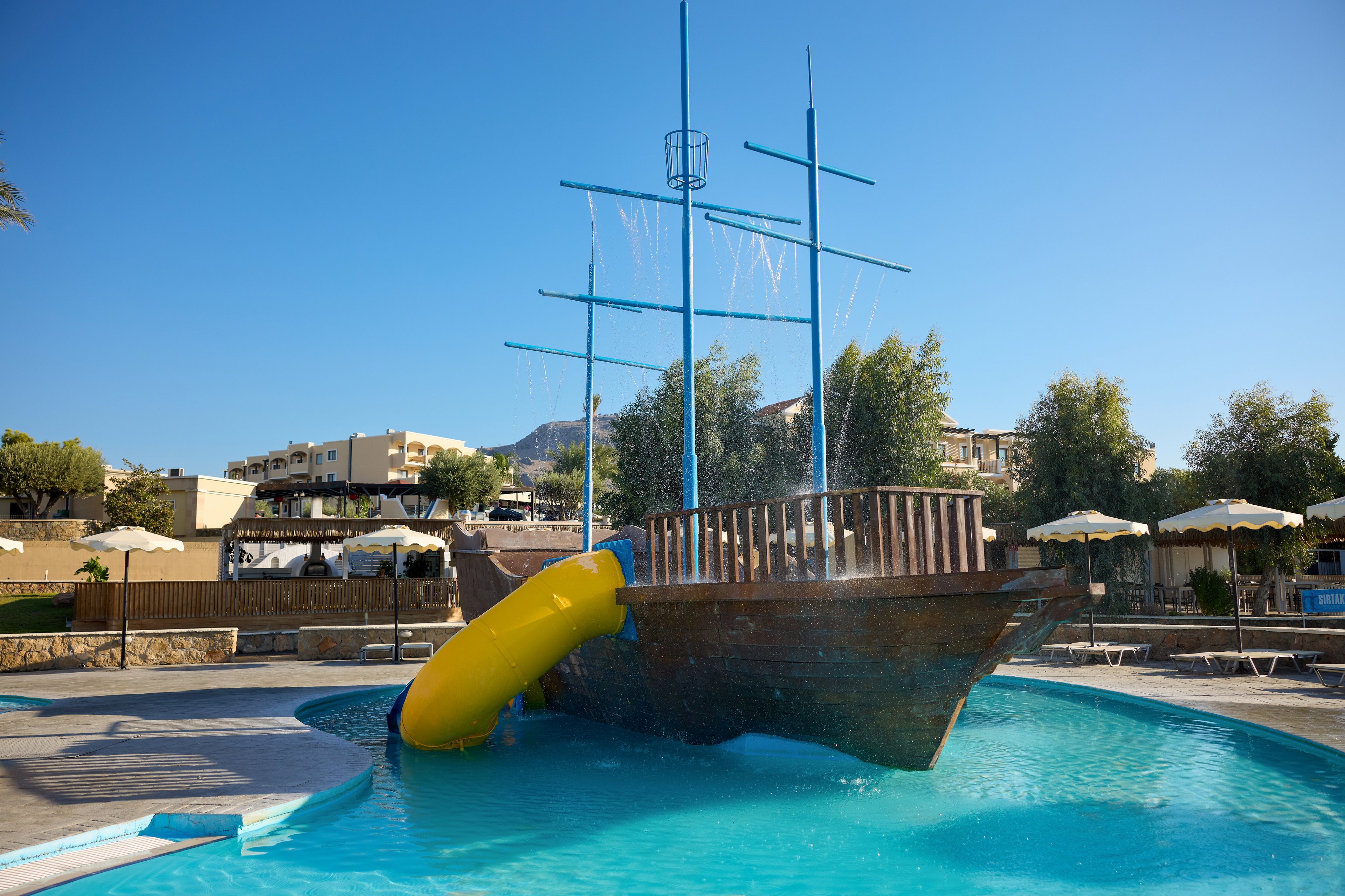 Kiotari Miraluna Beach Resort