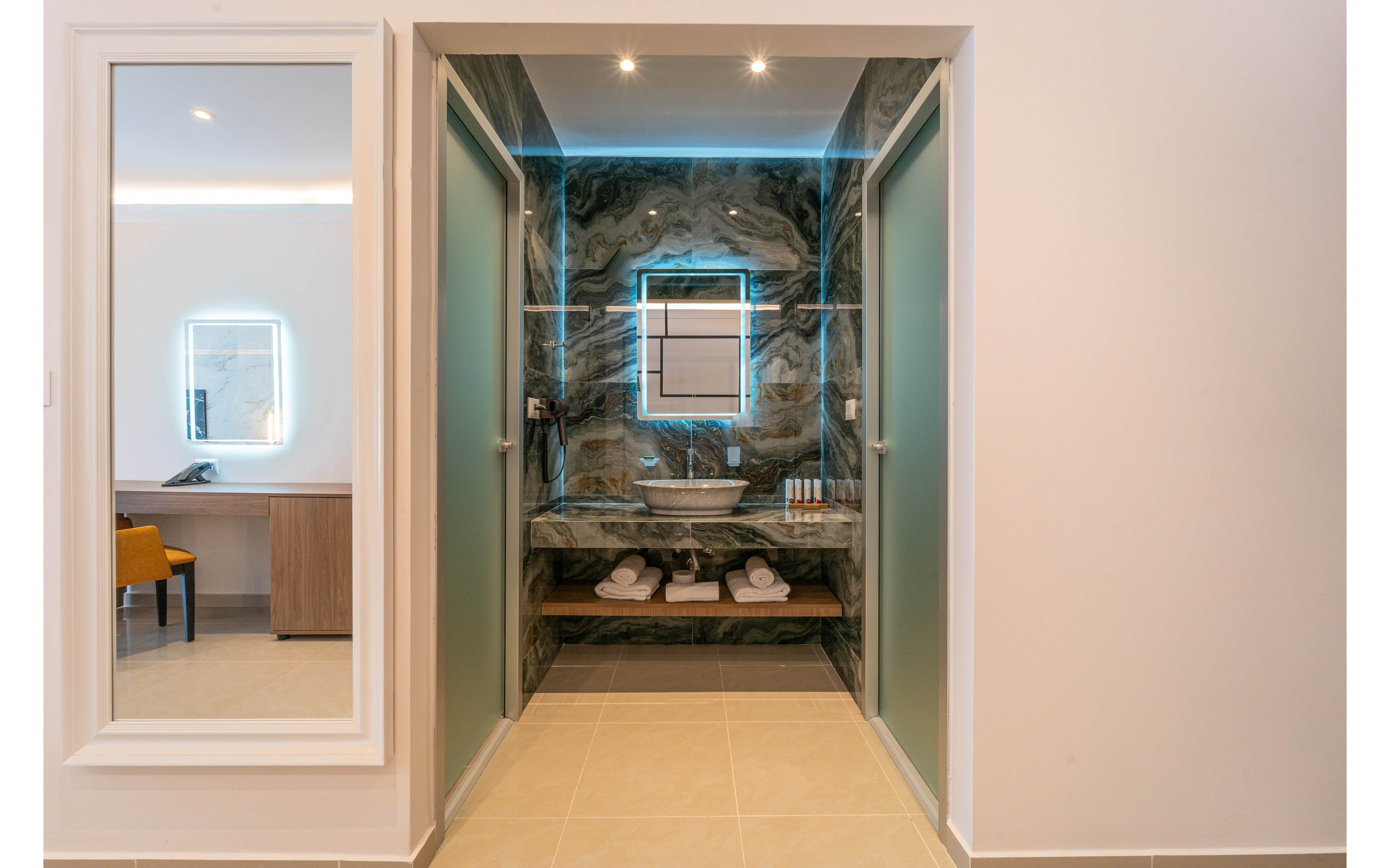 Philia Center Suites