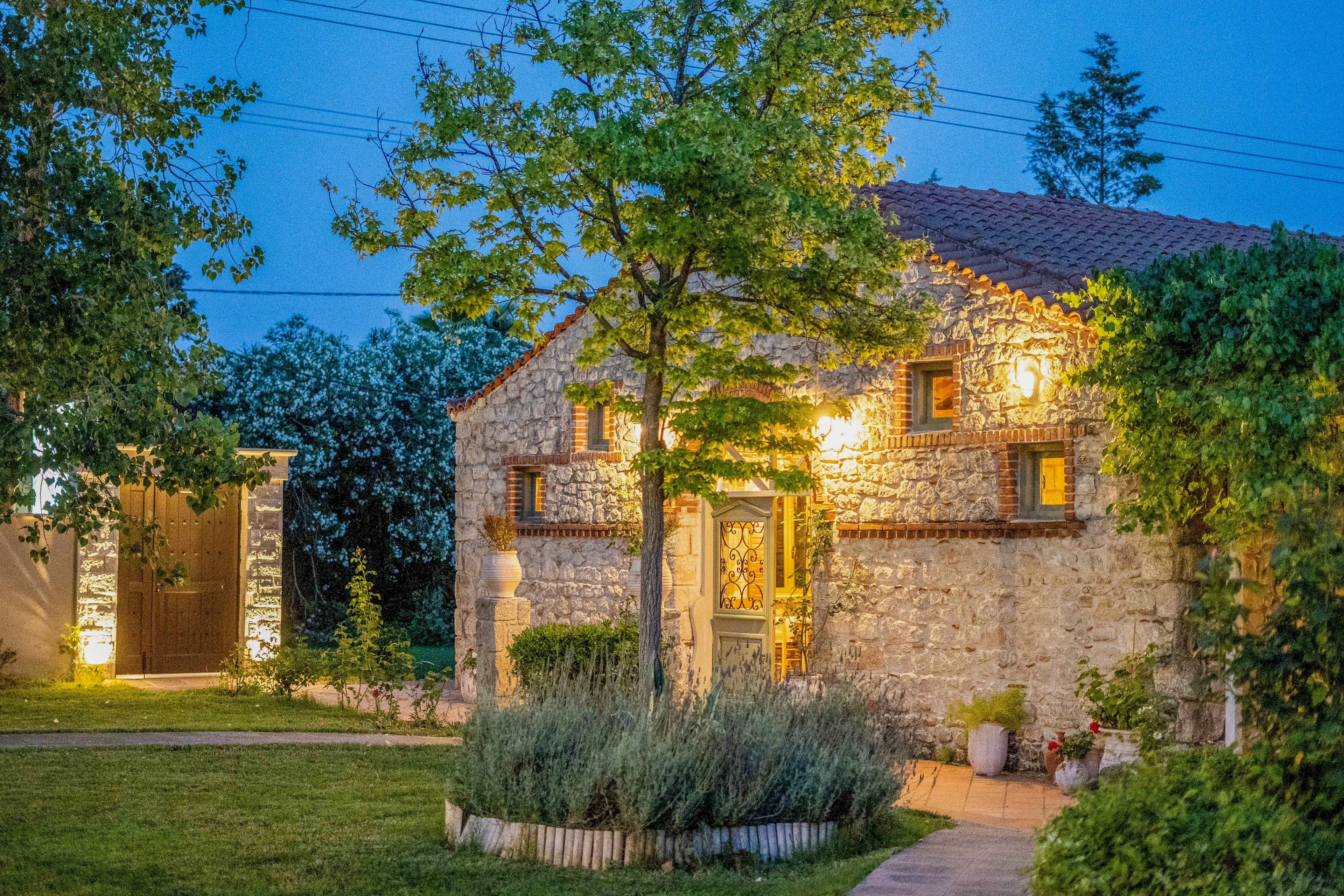 Petrino Suites Hotel