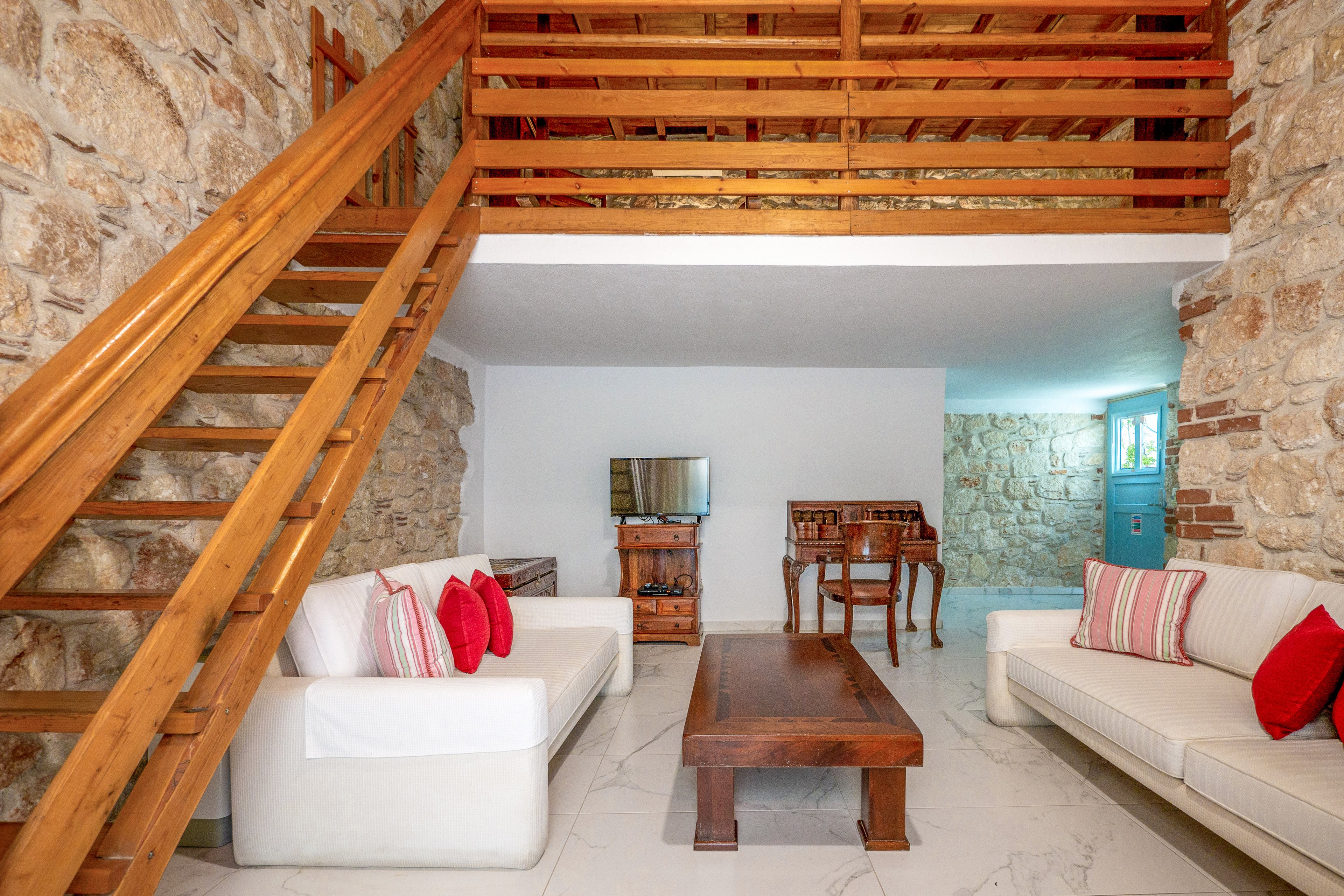 Petrino Suites Hotel