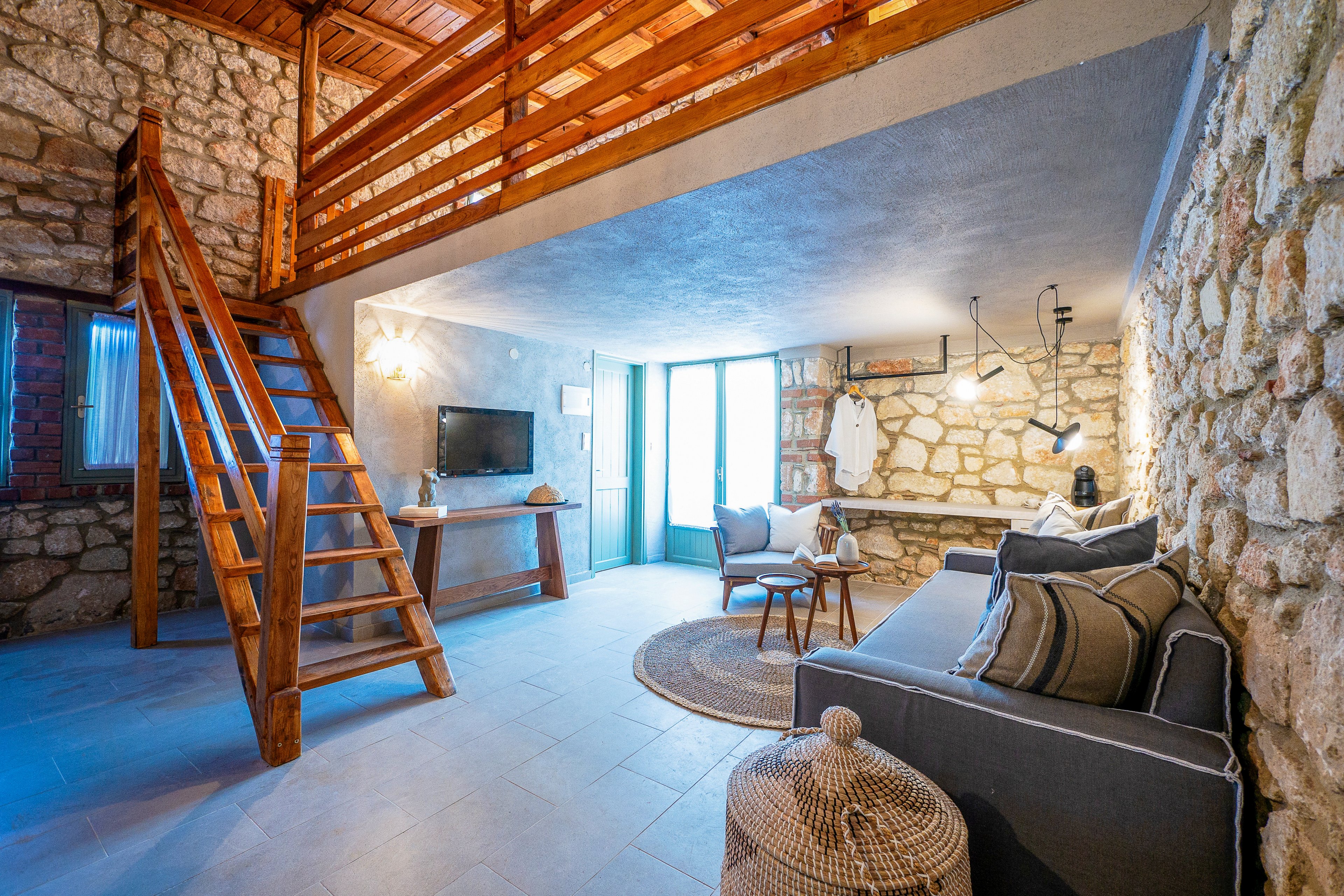 Petrino Suites Hotel