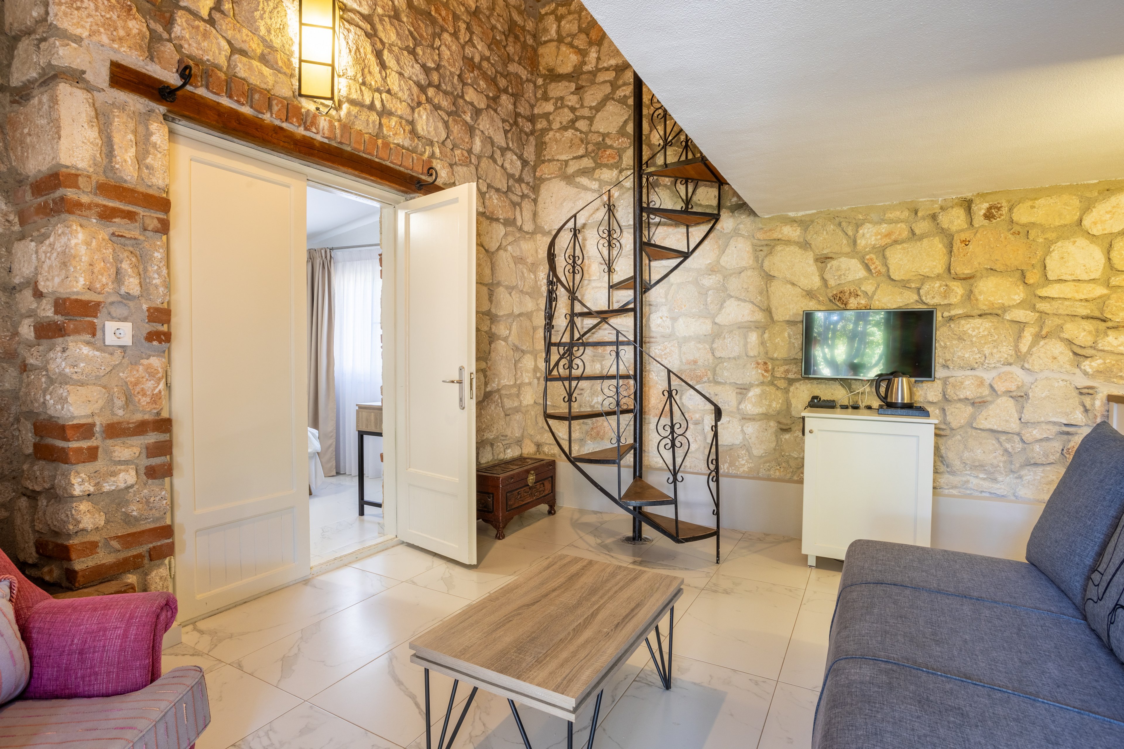 Petrino Suites Hotel