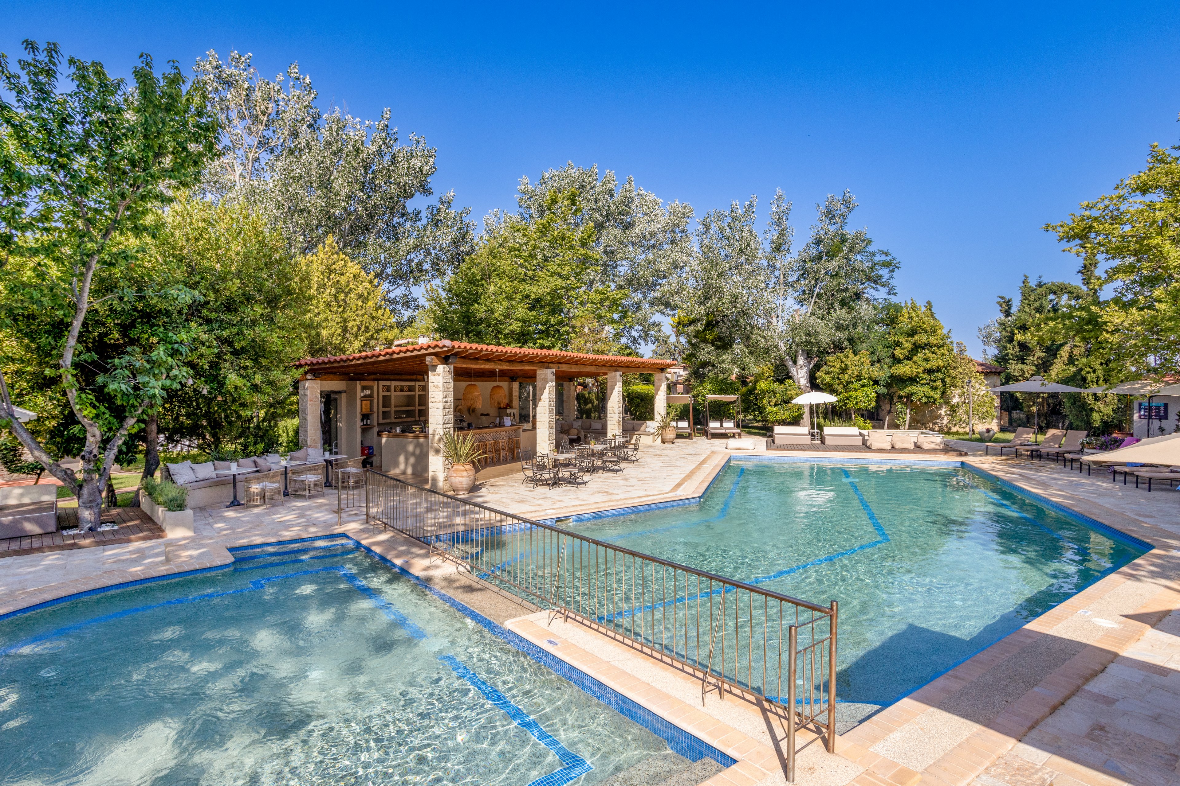 Petrino Suites Hotel