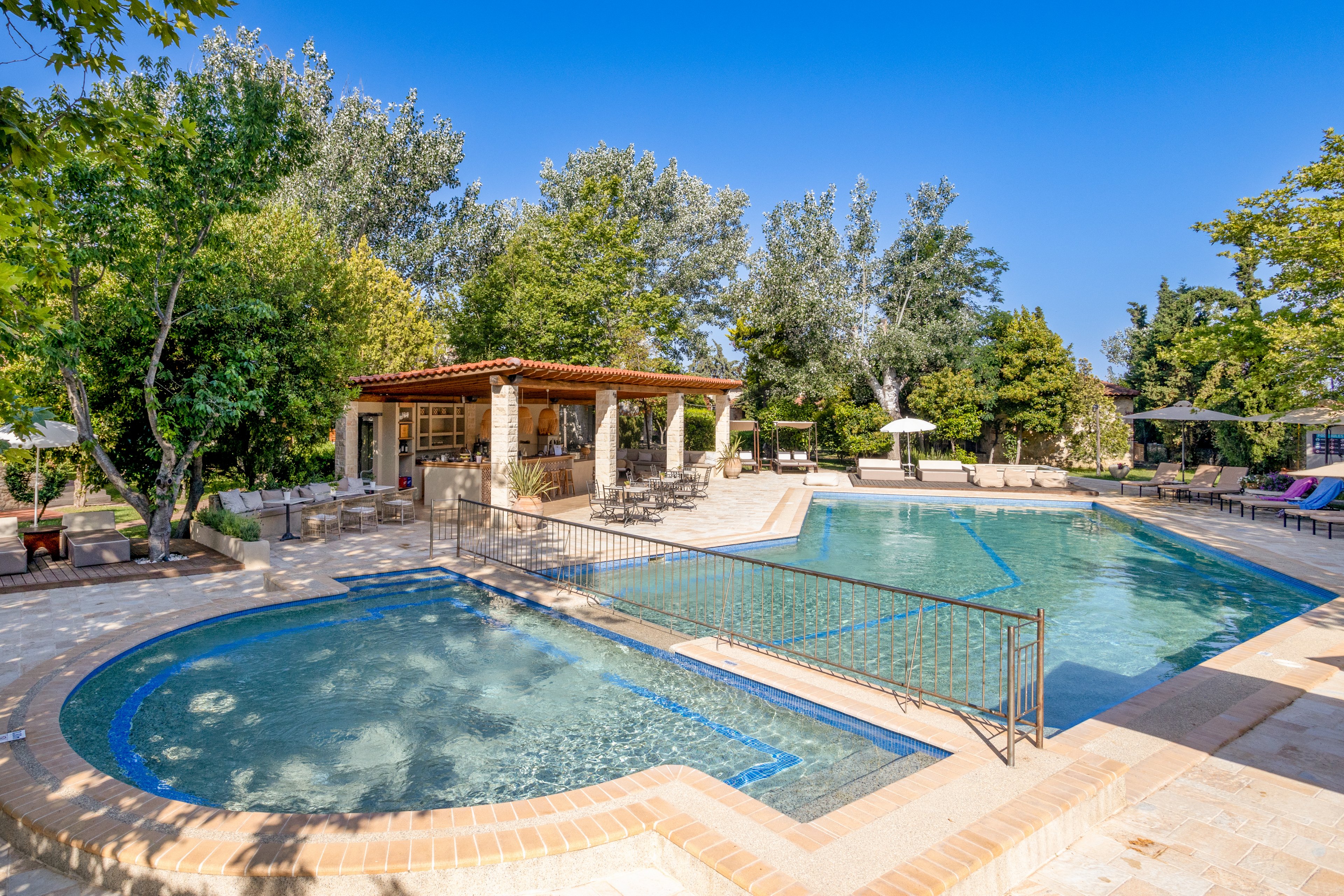 Petrino Suites Hotel