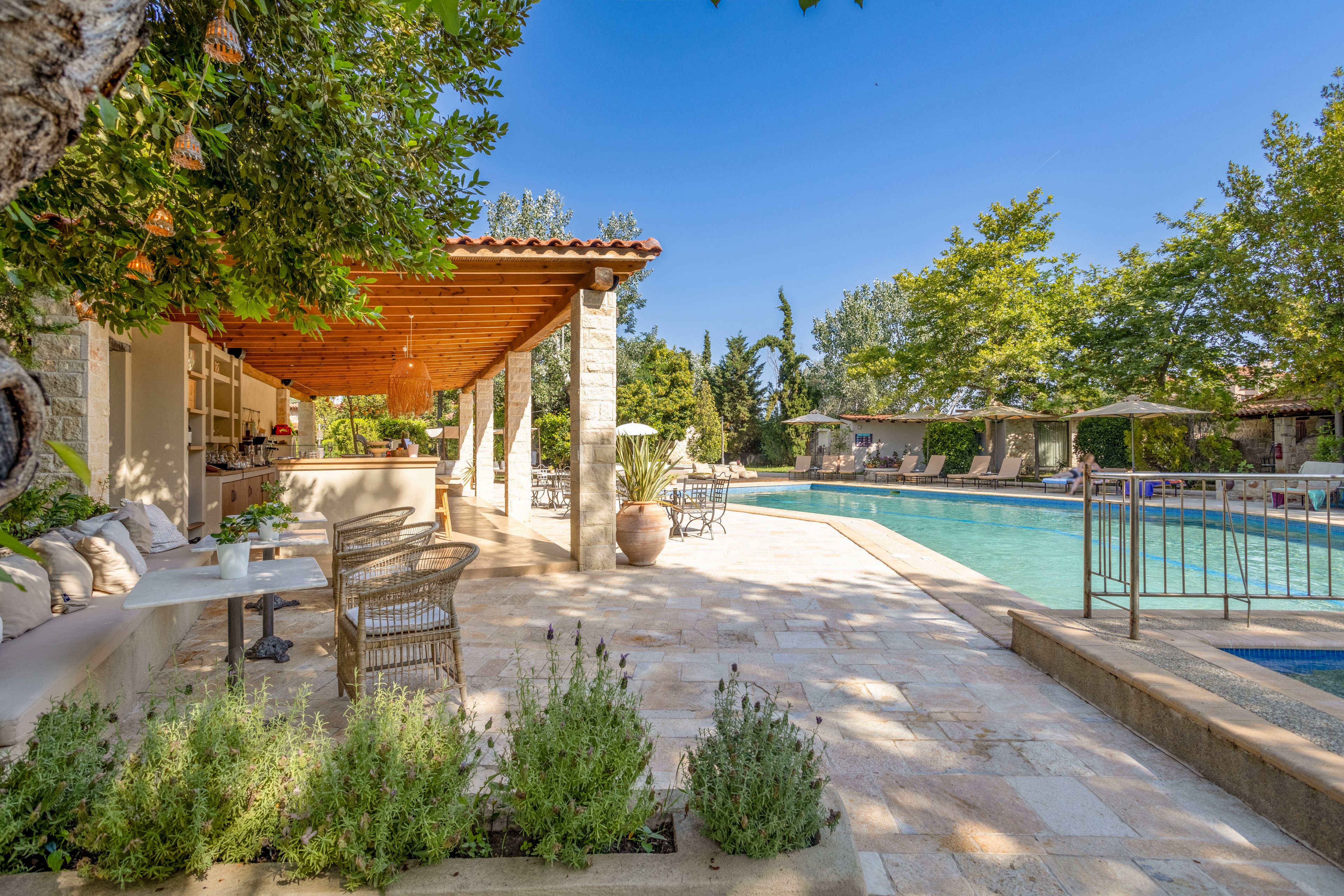 Petrino Suites Hotel