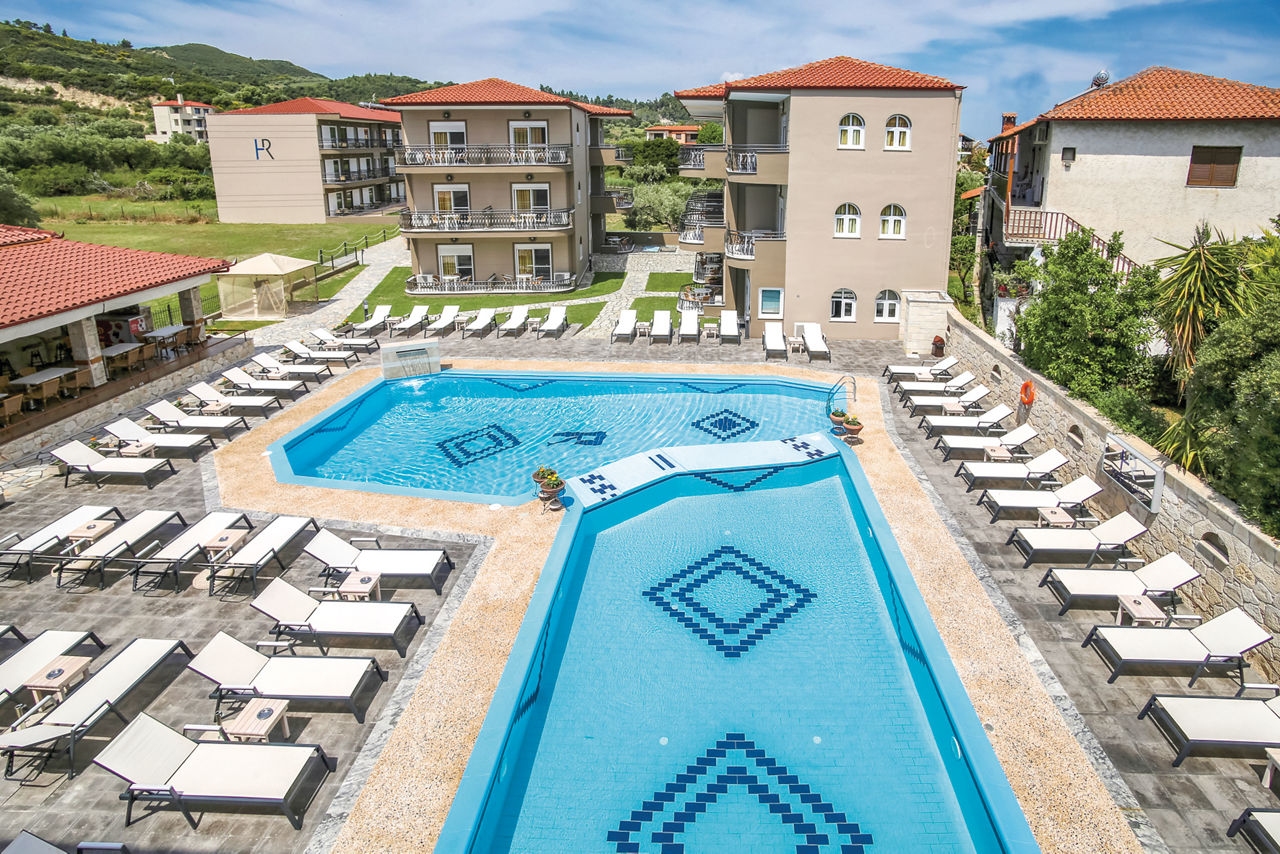 Royal Hotel & Suites