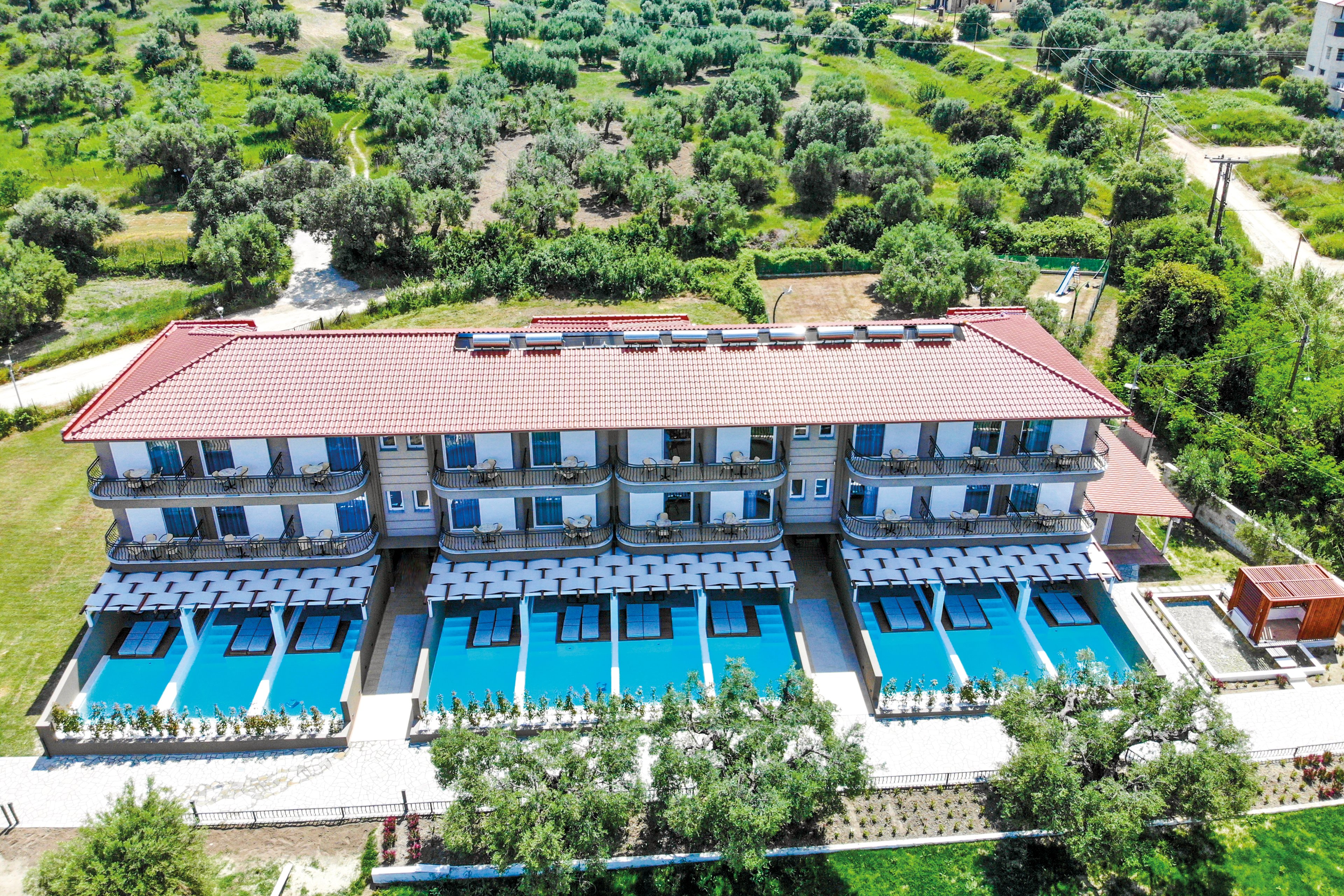 Royal Hotel & Suites