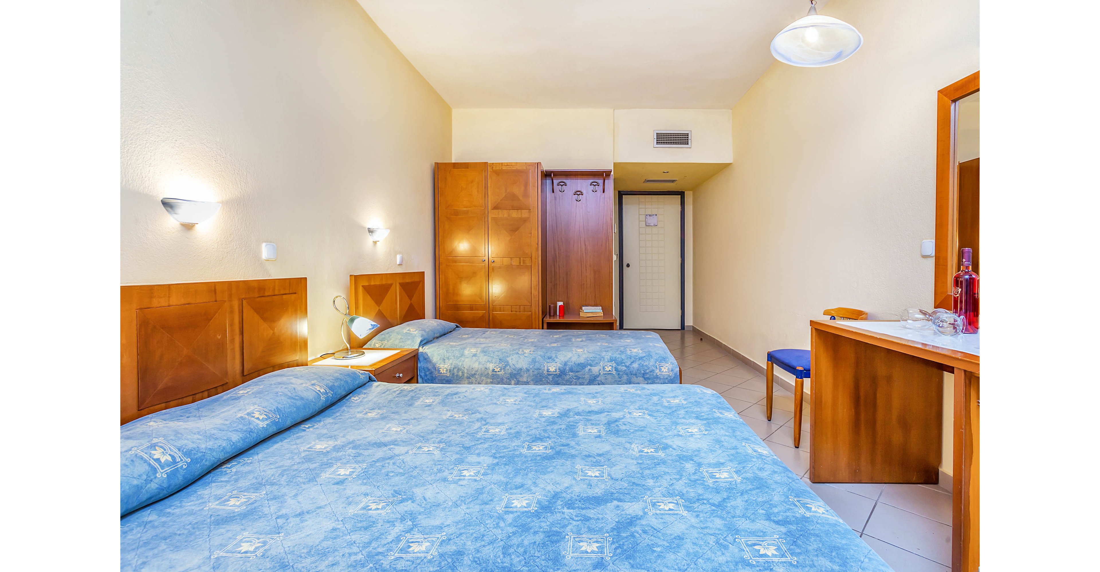 Atrium Hotel