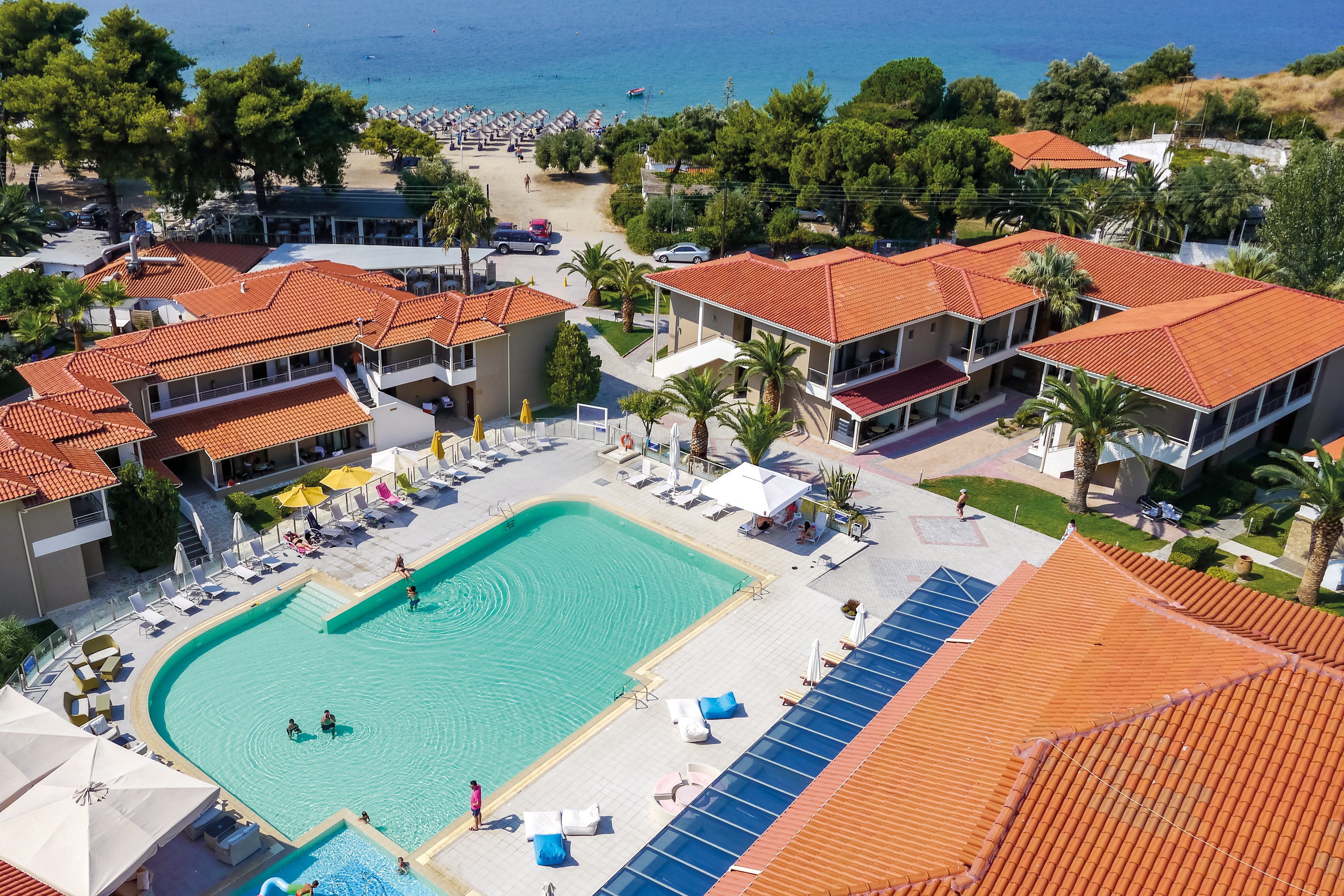 Lagomandra Beach Hotel